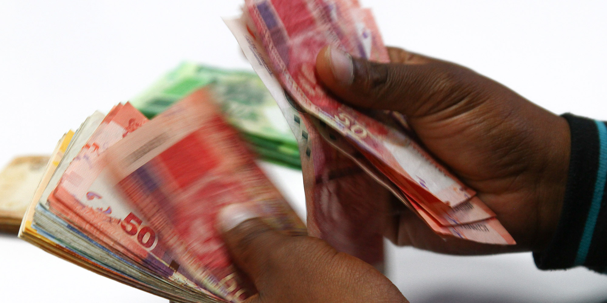 Government proposes below consumer inflation pay rise for public servants