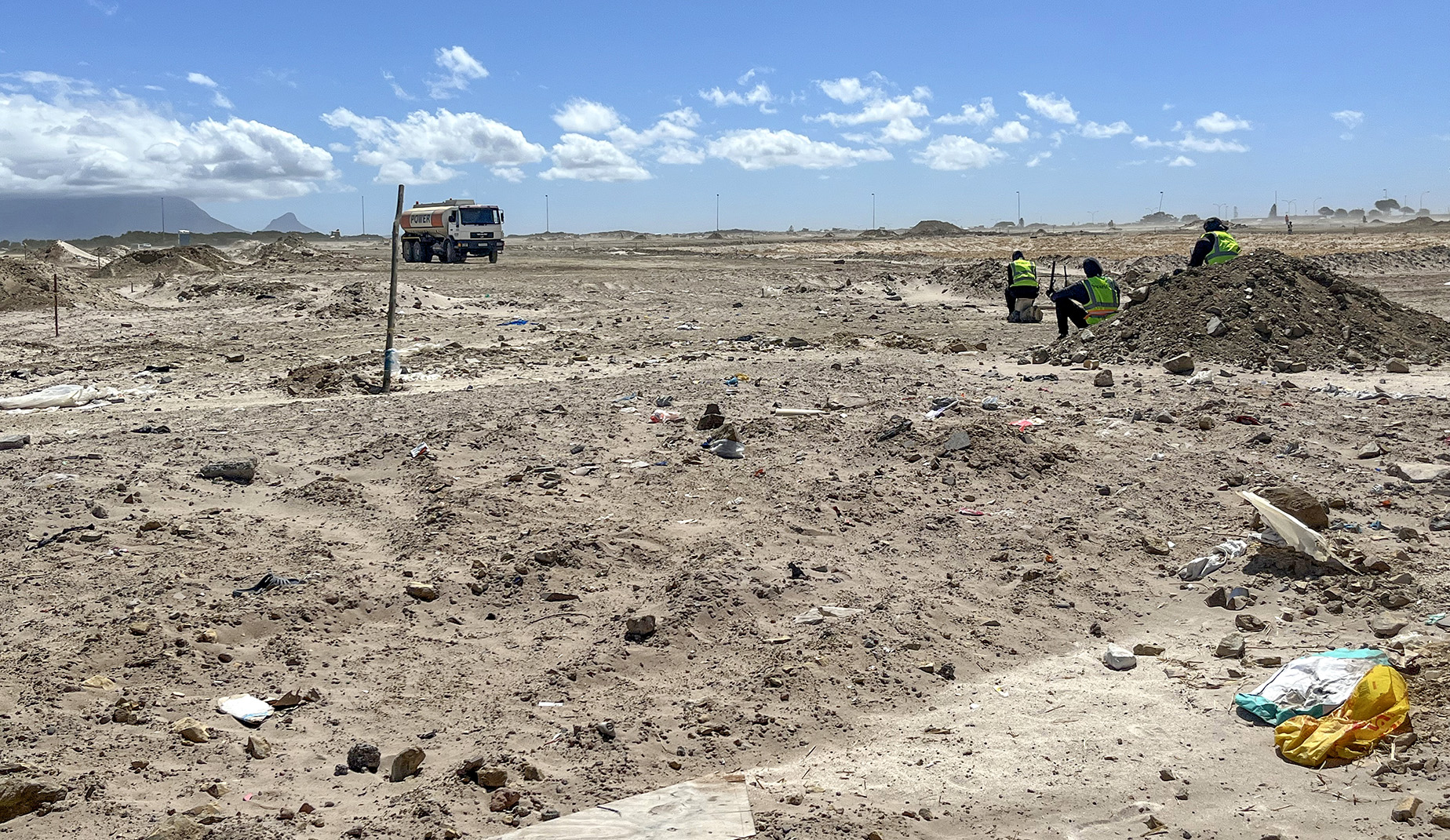 Age of extortion - Gunmen kill security guard, wound another in latest attack on Cape Town housing project