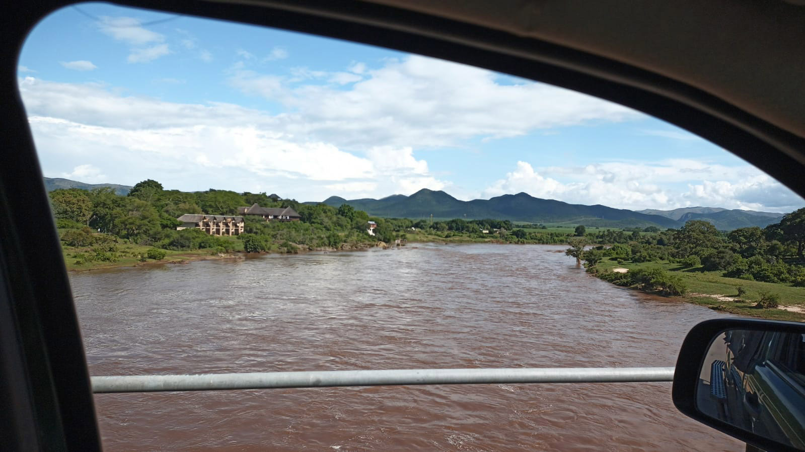 SA Weather Service issues alerts as government responds to flood chaos across the country