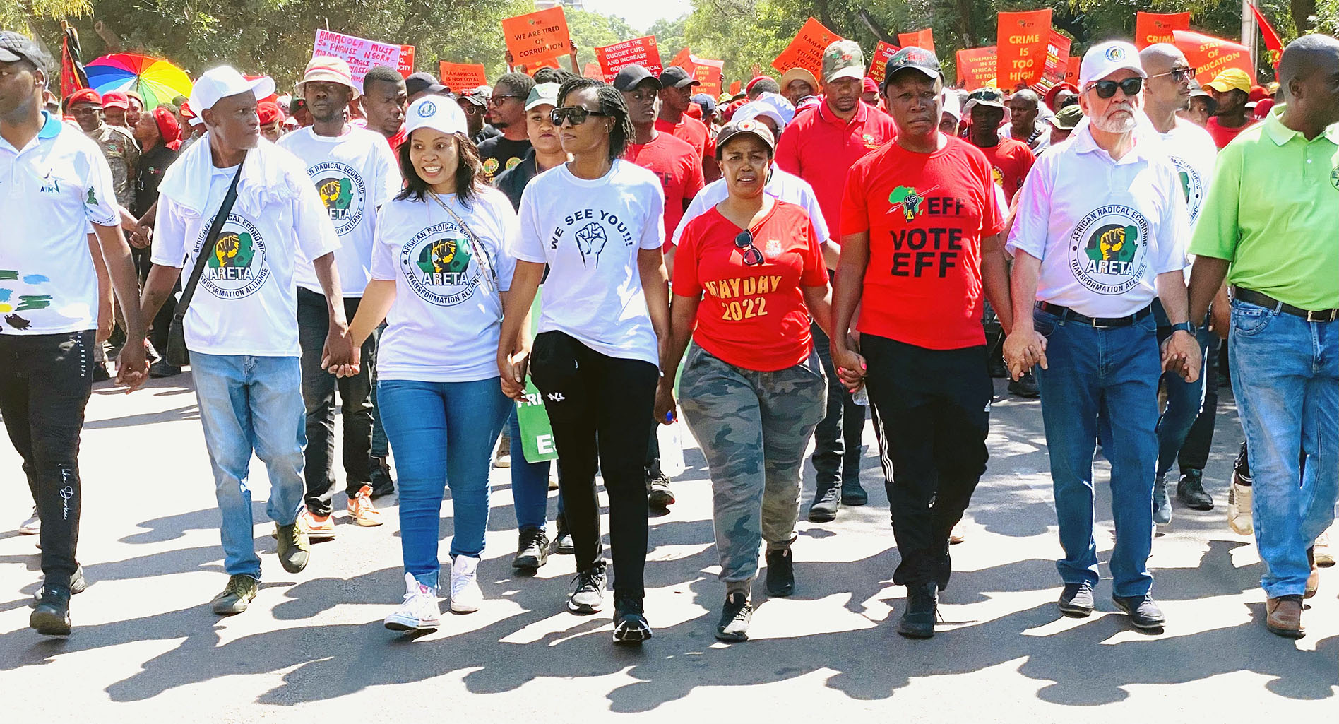 Bus pelted with stones, Malema leads march to Union Buildings, with scores arrested in parts of SA