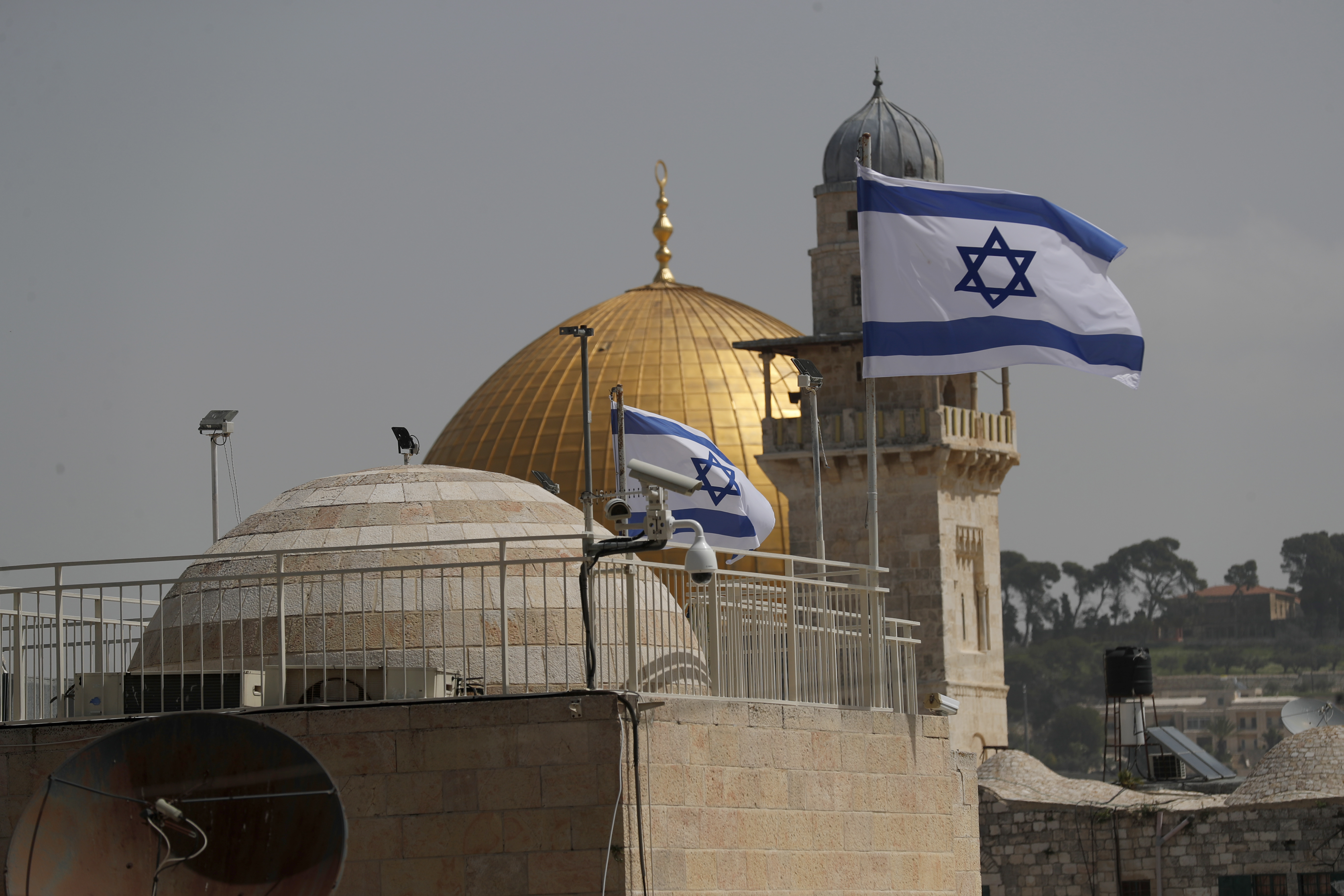 Israeli raid at Al-Aqsa mosque risks igniting violence, says Arab League