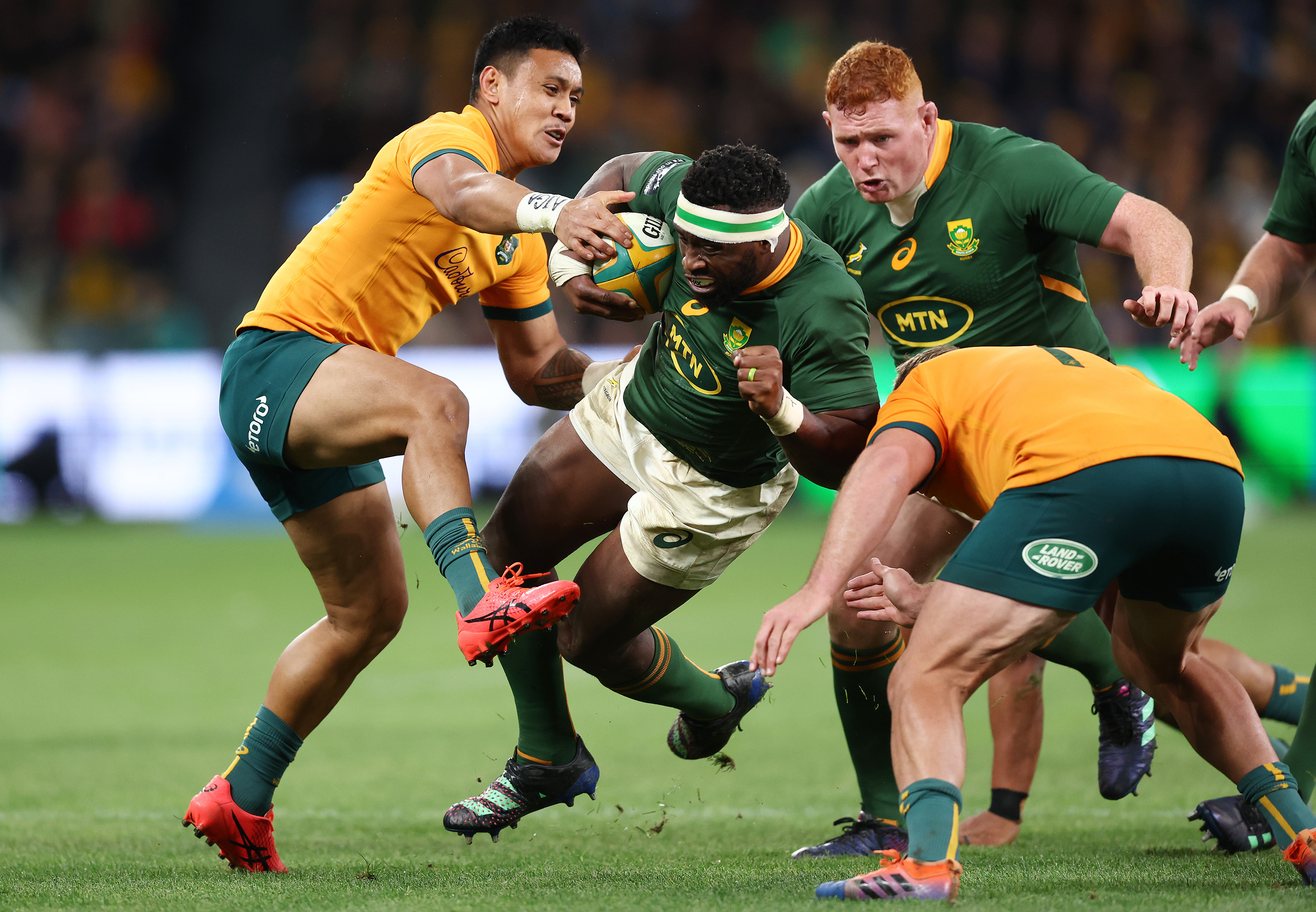 Siya Kolisi’s chances of making it to RWC hang by a thread after knee injury