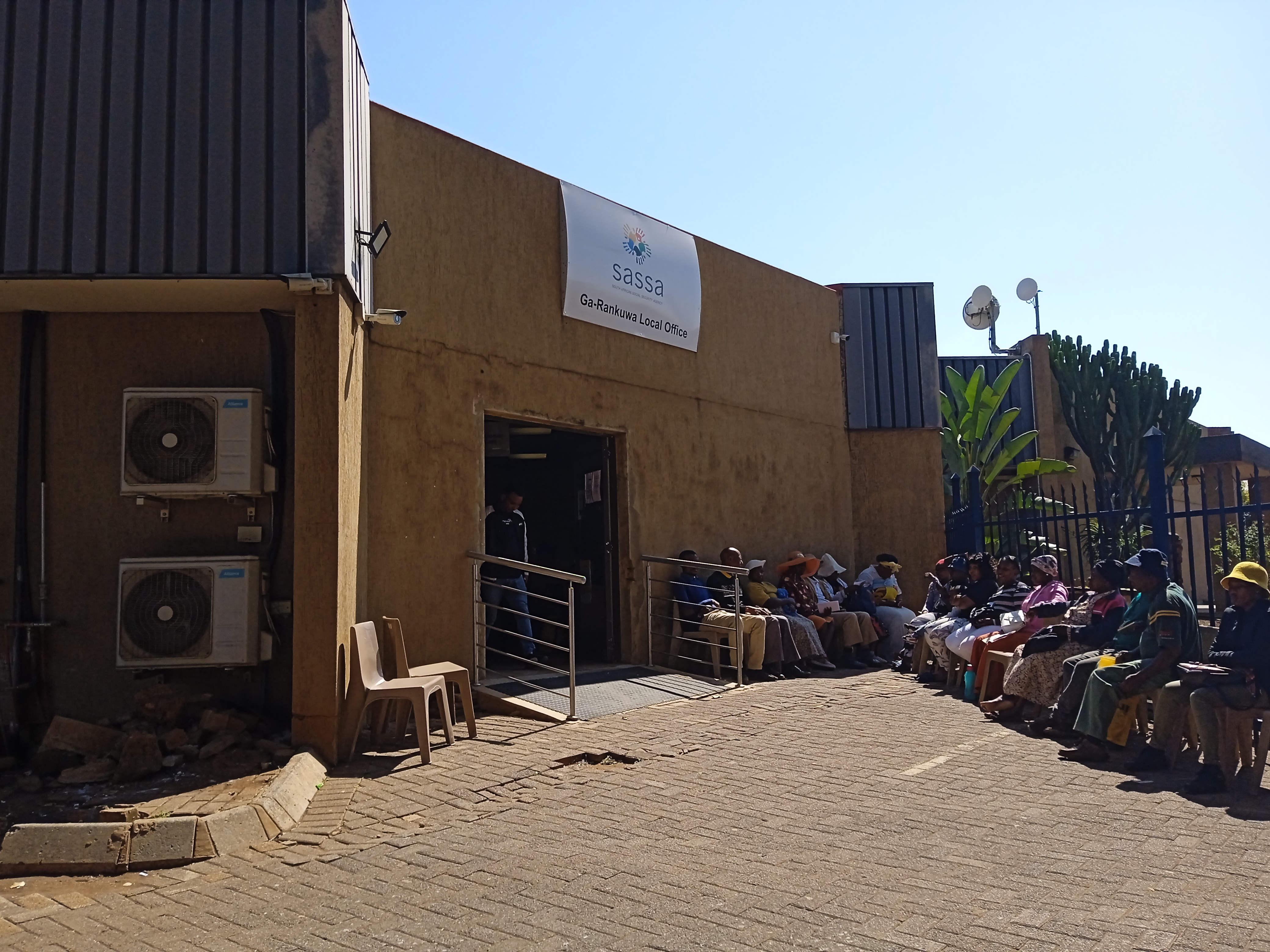 Grant recipients battle to renew Sassa/Postbank cards ahead of deadline