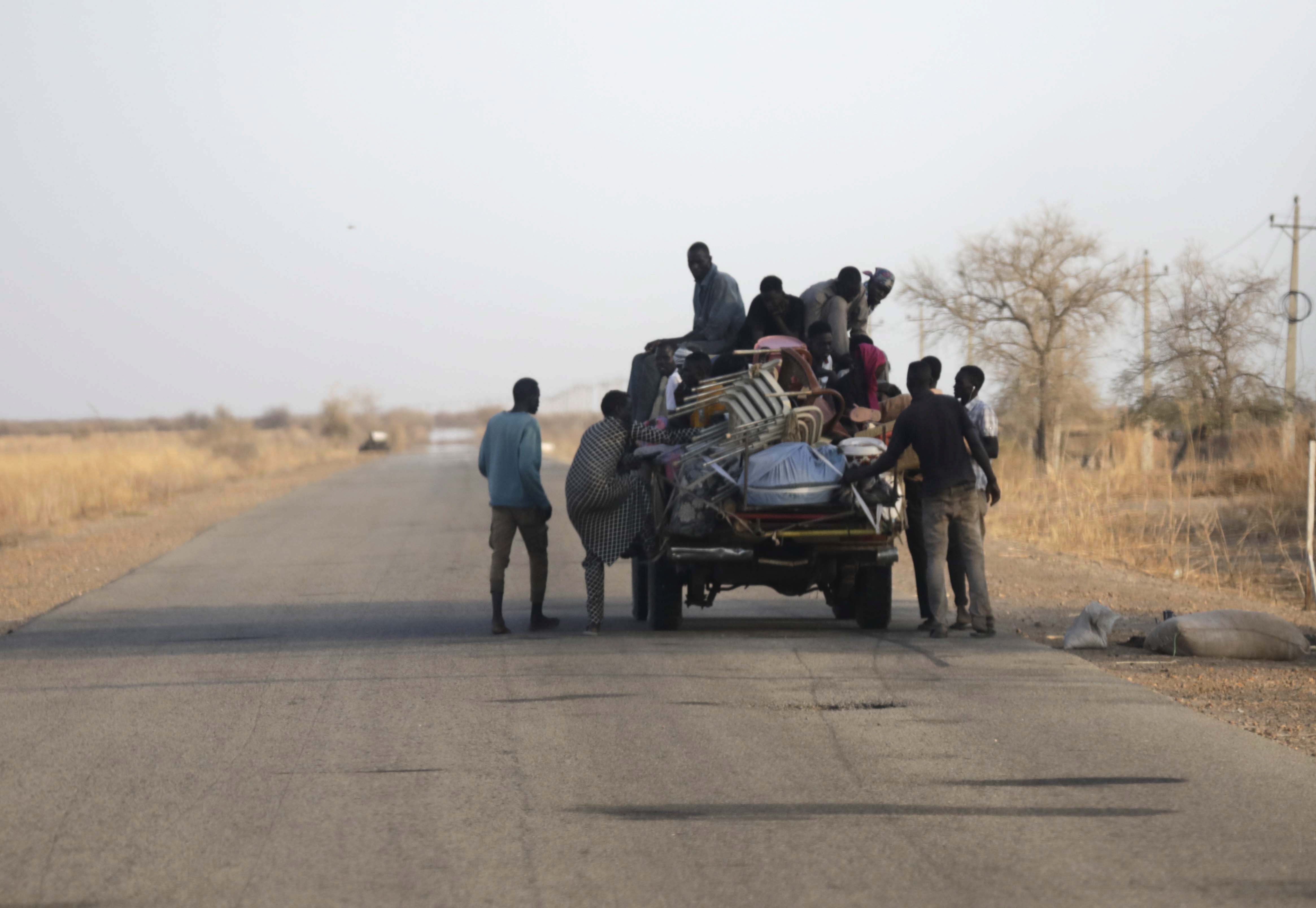 Warring Sudanese factions fight on after failing to agree truce