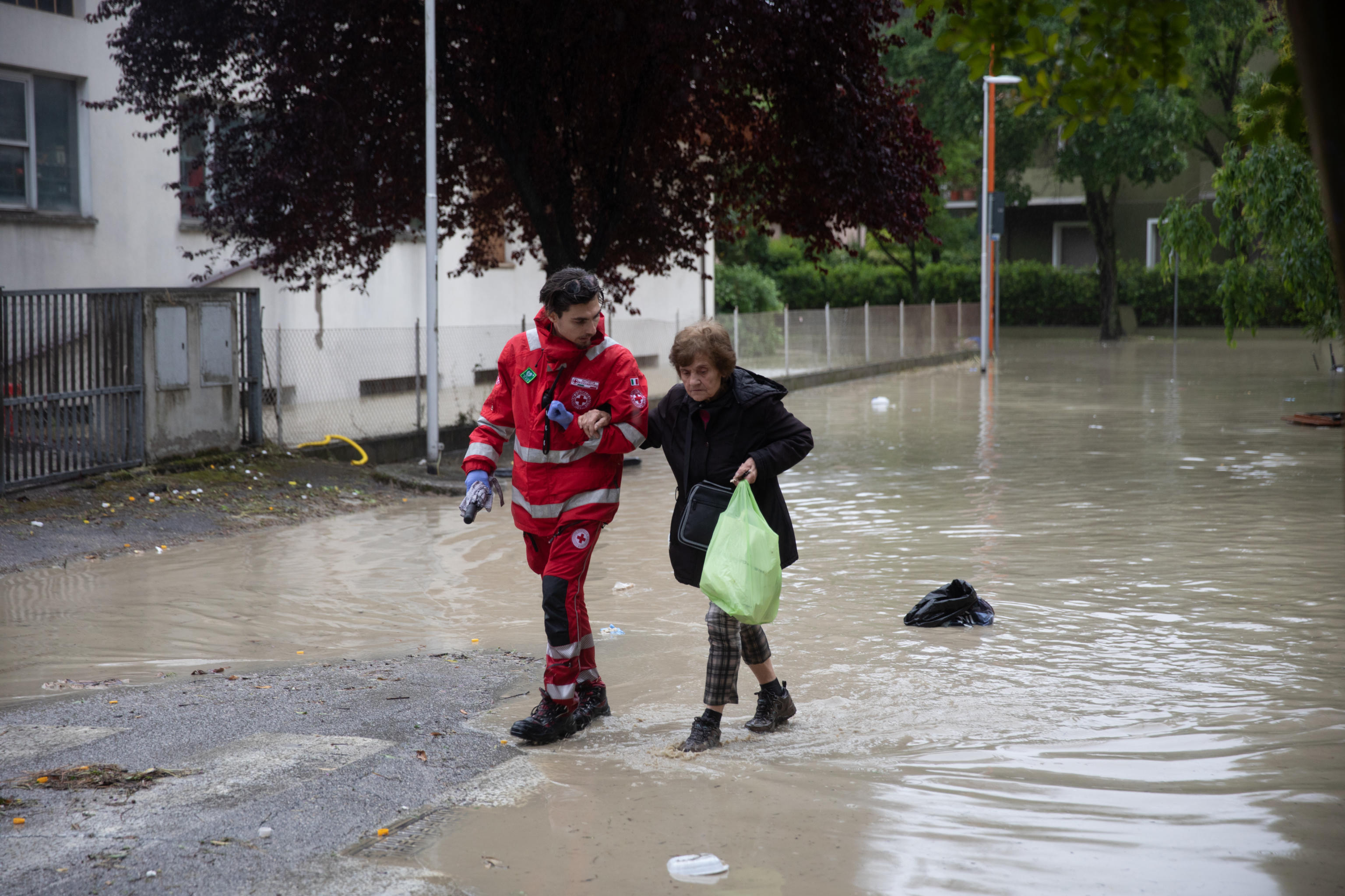 Nine dead in northern Italy floods, Formula One race called off