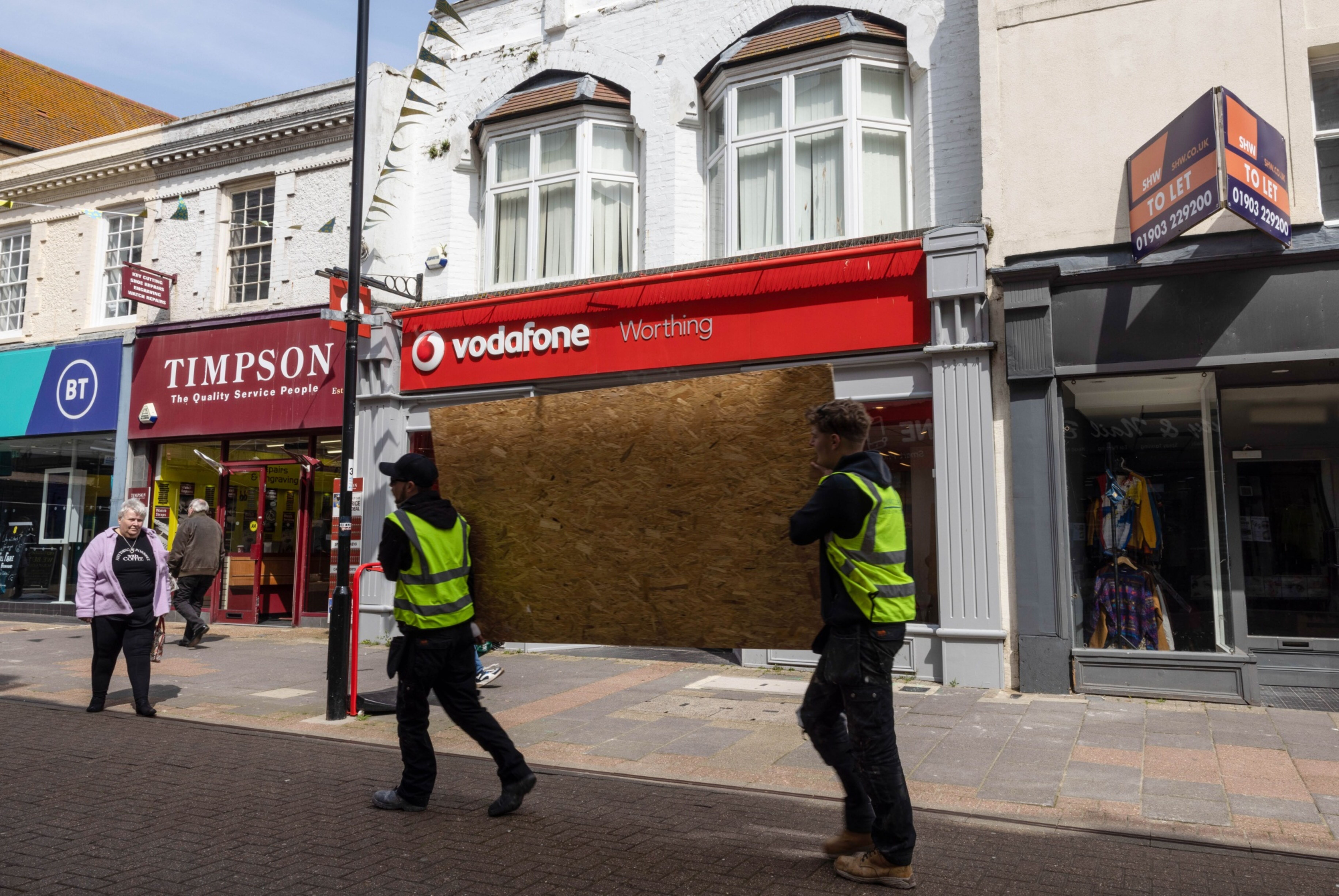 Vodafone Group Plc Stores Ahead Of Earnings