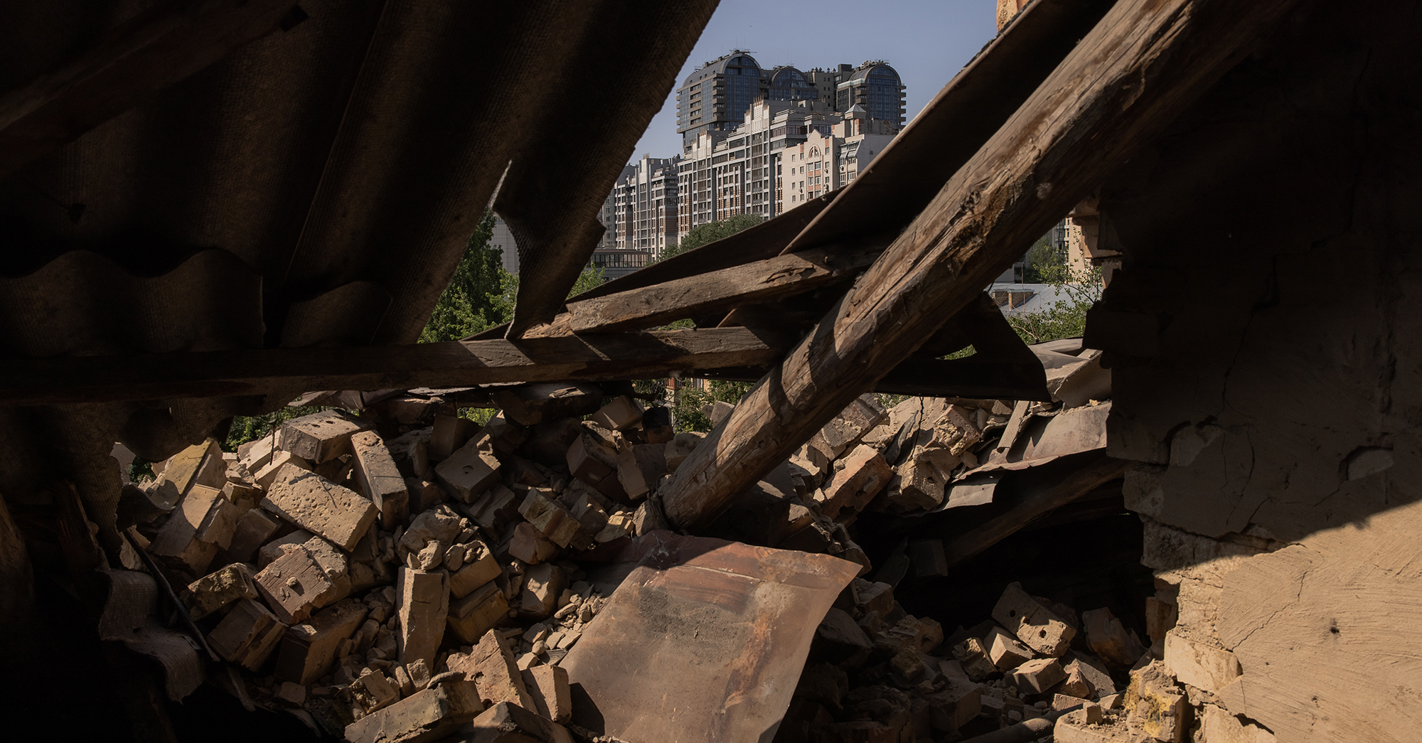 Sierra Leone leader hopes Ramaphosa and other African leaders can broker peace in Ukraine