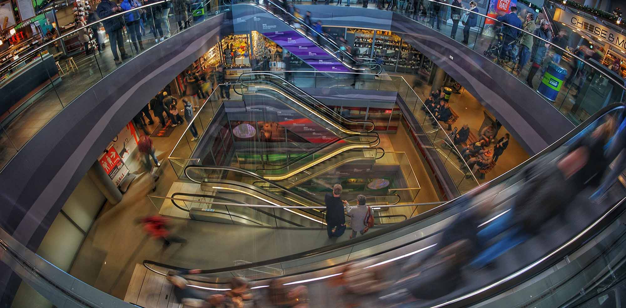 In the face of global headwinds, retailers should embrace AI solutions, report recommends