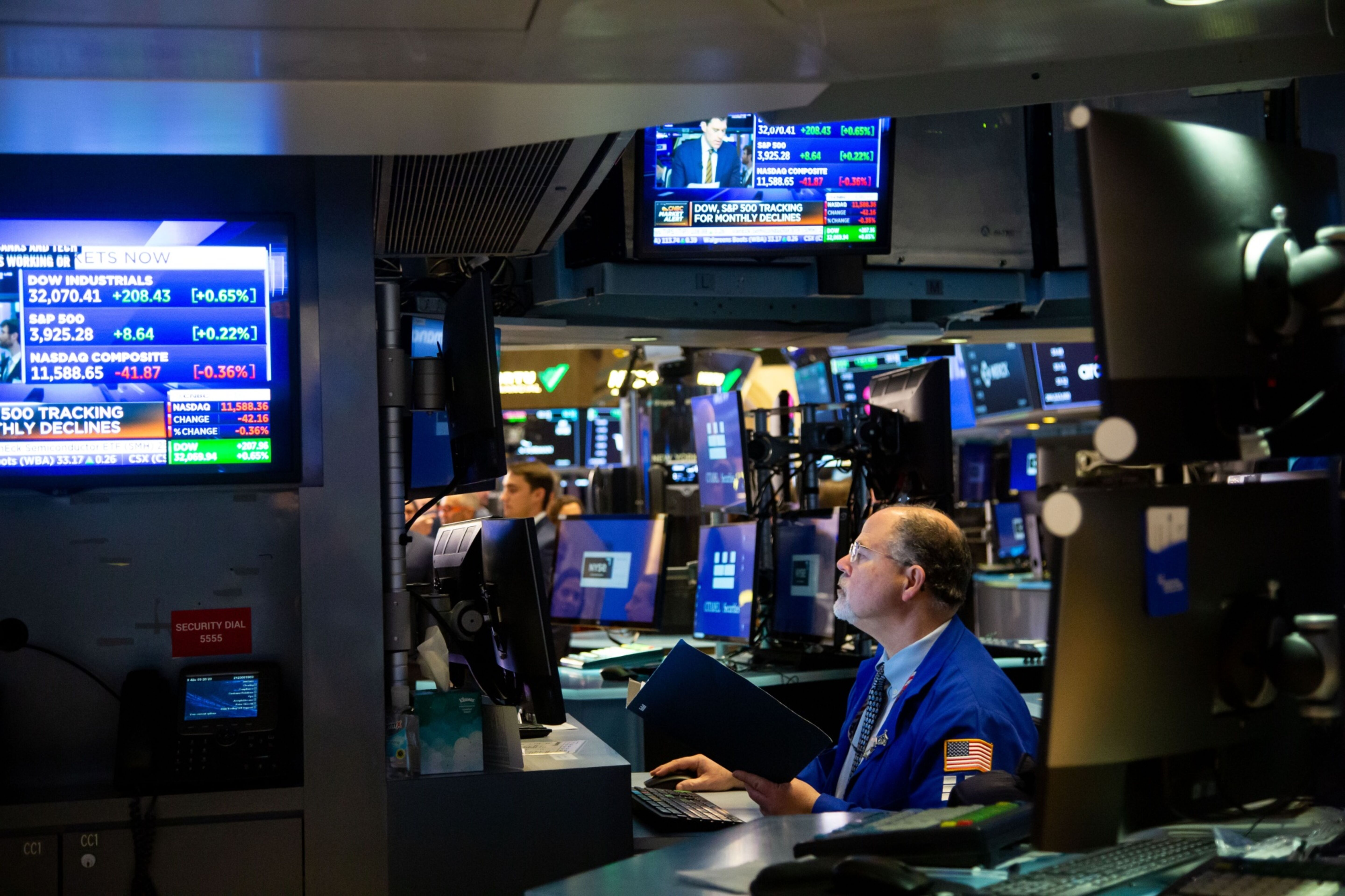 Asian equities mixed as traders eye rate decisions: markets wrap