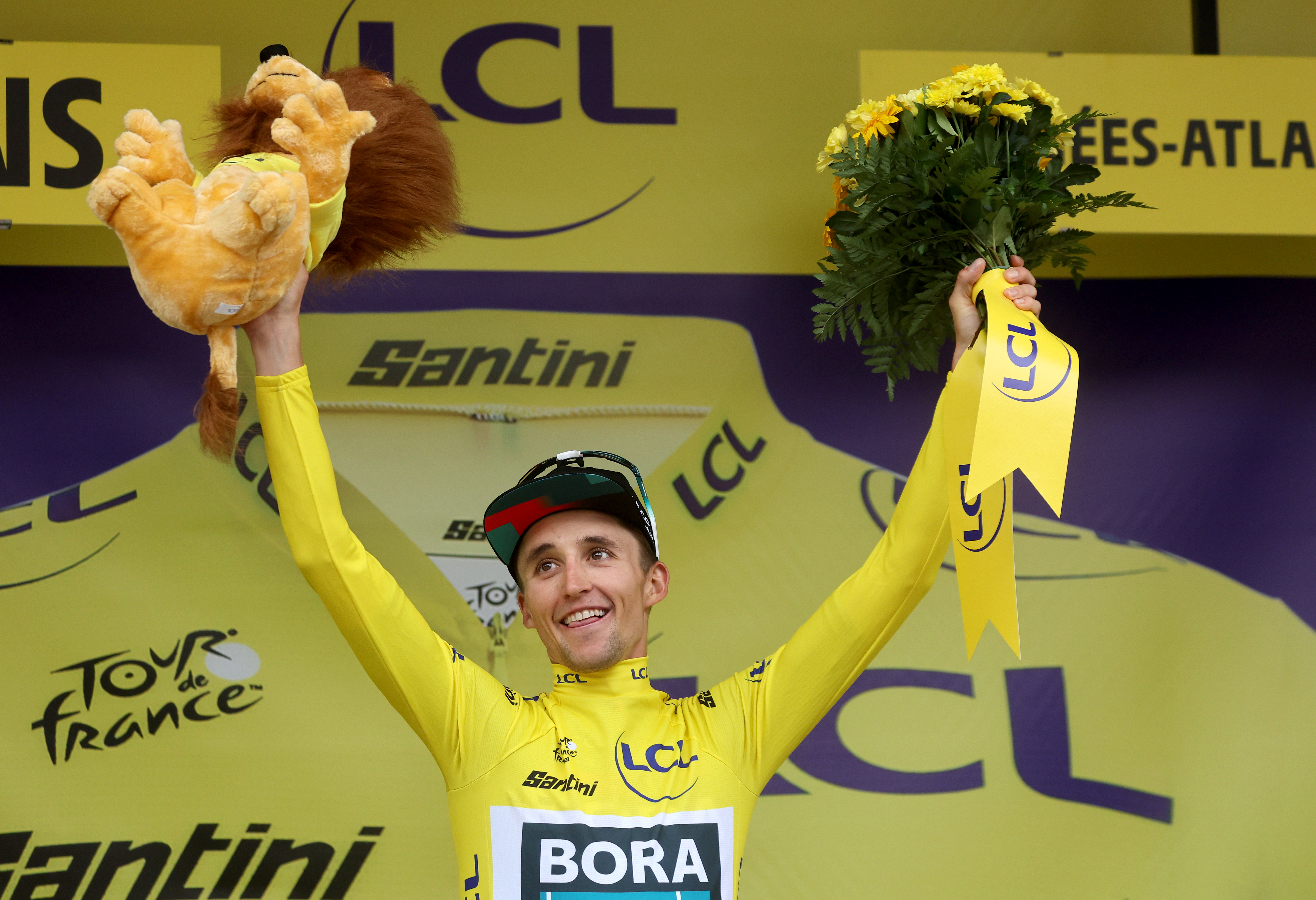 Jai Hindley bags yellow jersey and steals the spotlight with Tour stage five victory