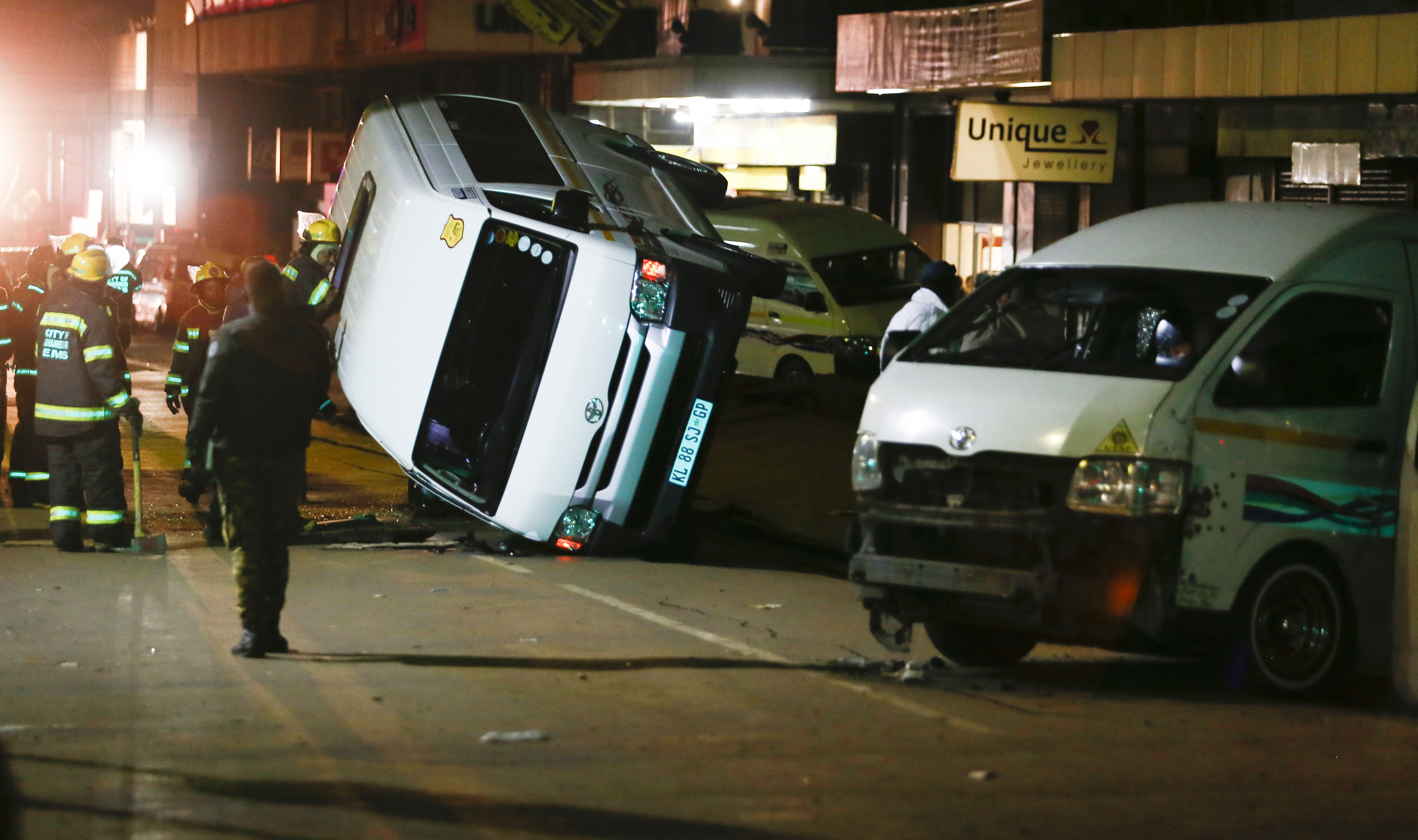 Emergency teams race to find source of Johannesburg explosion as city centre remains volatile