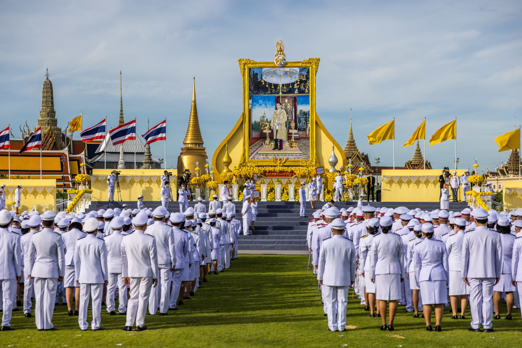 Thailand observes Fathers' Day in reverence of King, and more from around the world