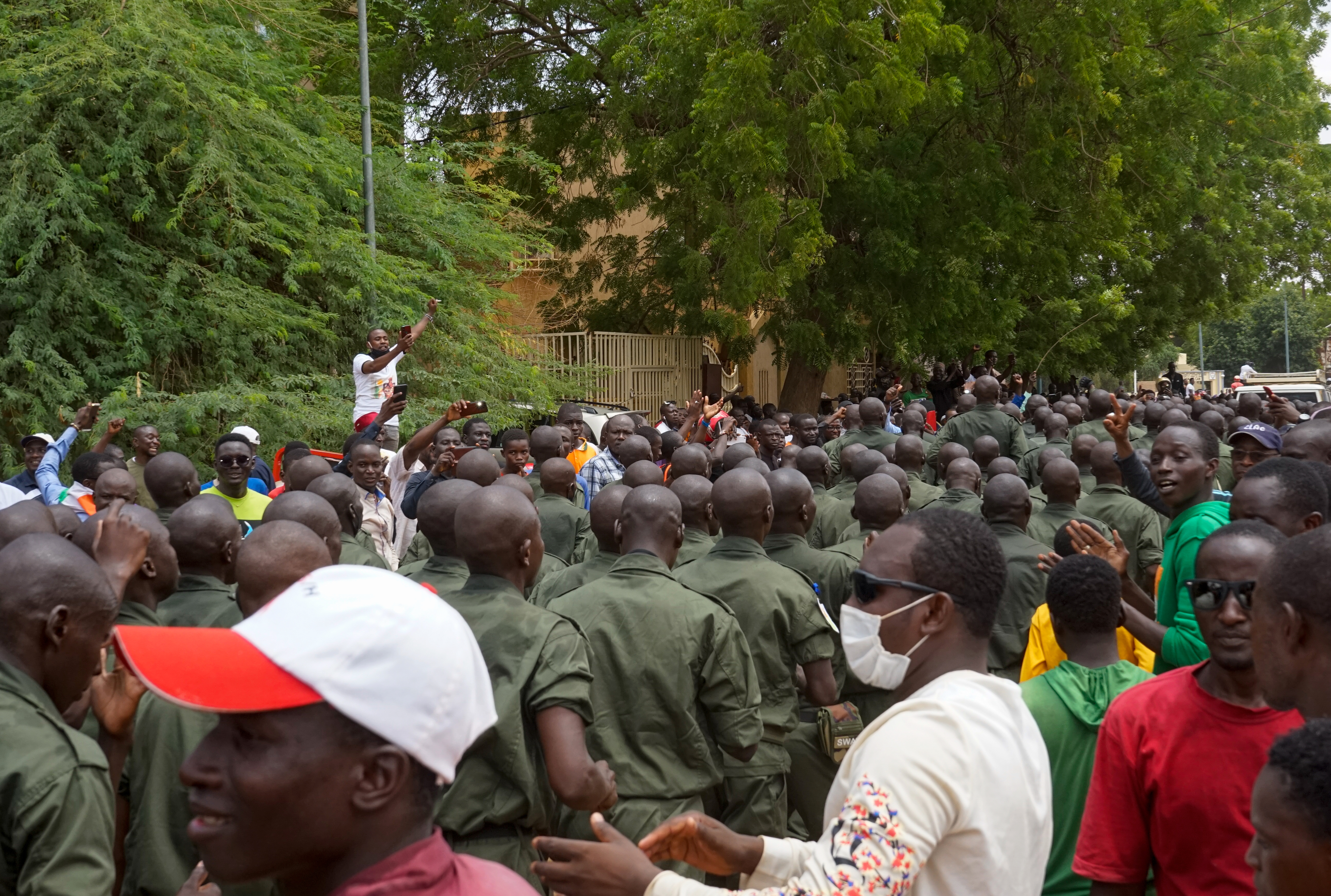 Supporters of General Abdourahamane Tchiani rally in Niamey