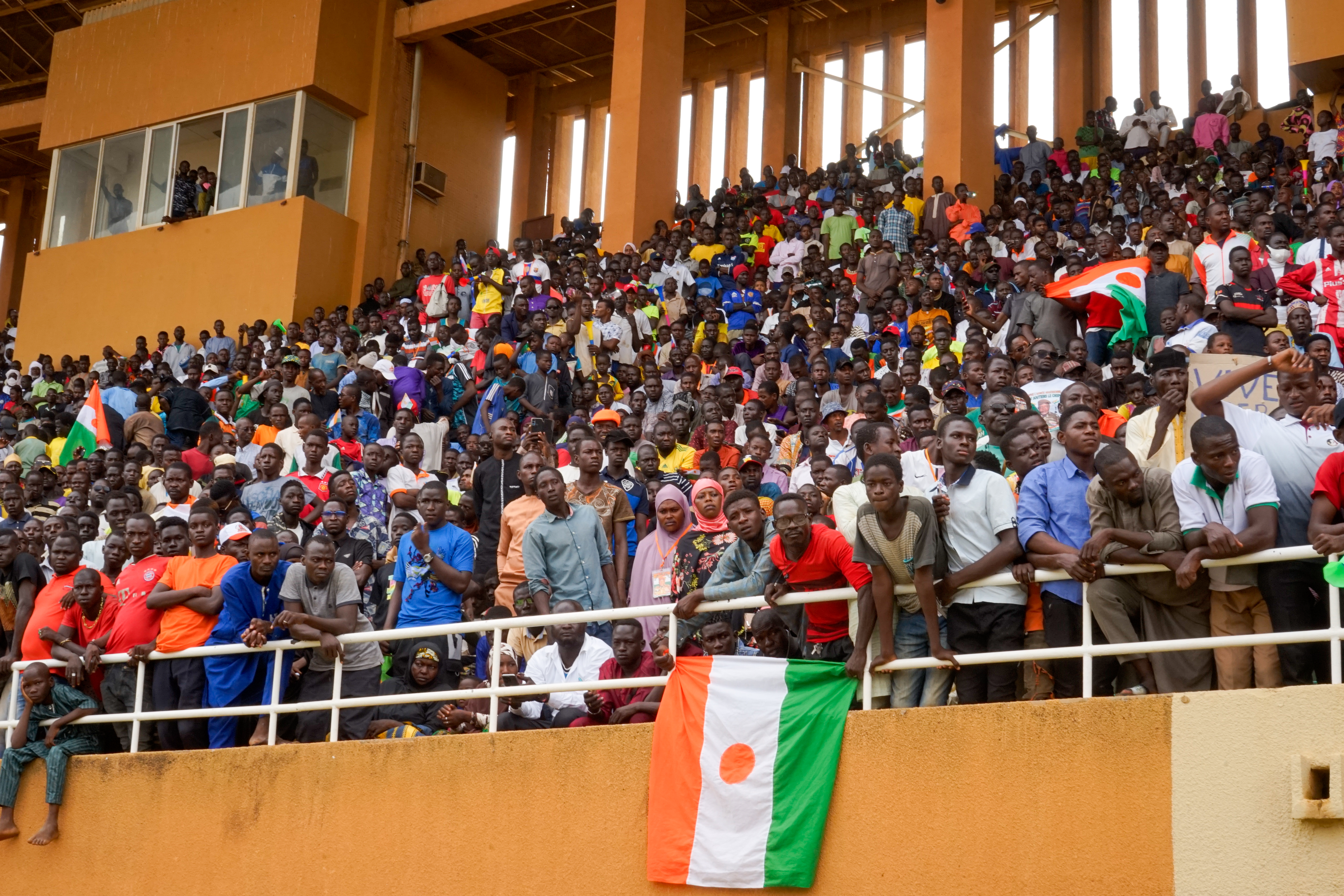 Niger's citizens undaunted as deadline to reverse coup expires