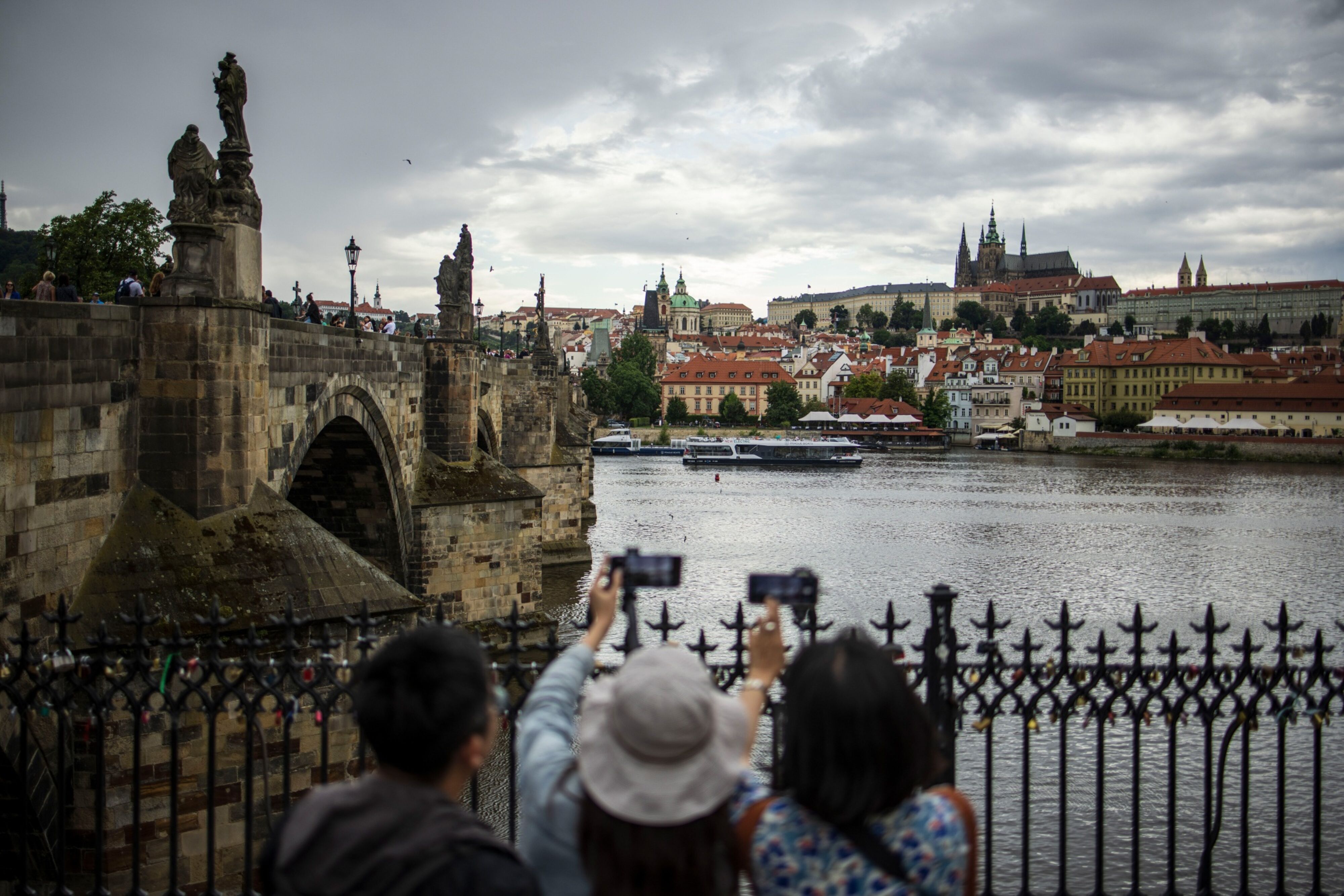 Travel Earnings Show Consumers Still Splurge on Foreign Trips