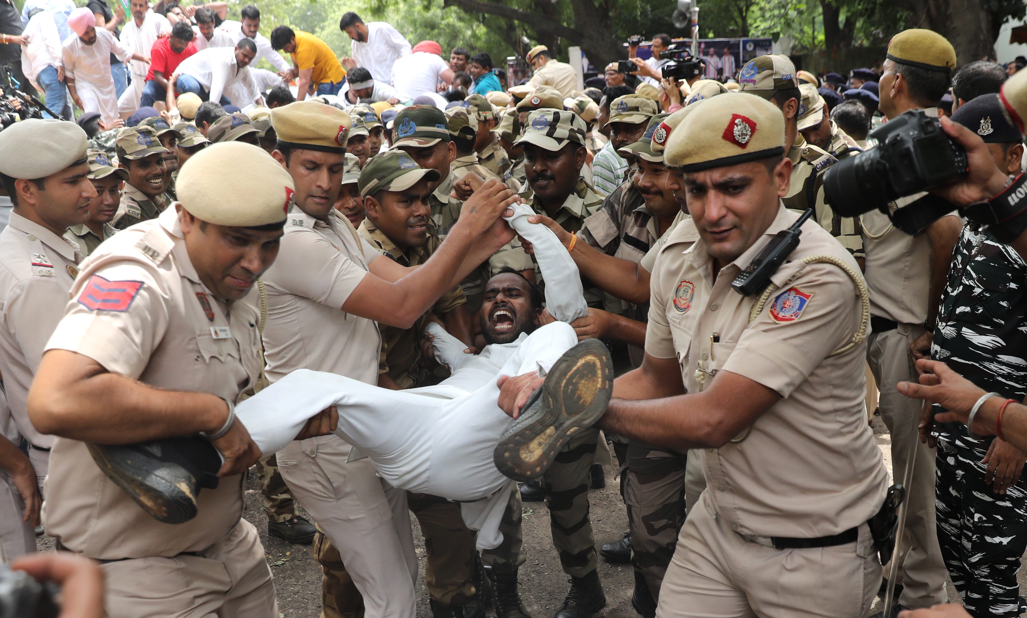 Members of Indian Youth Congress protest in New Delhi