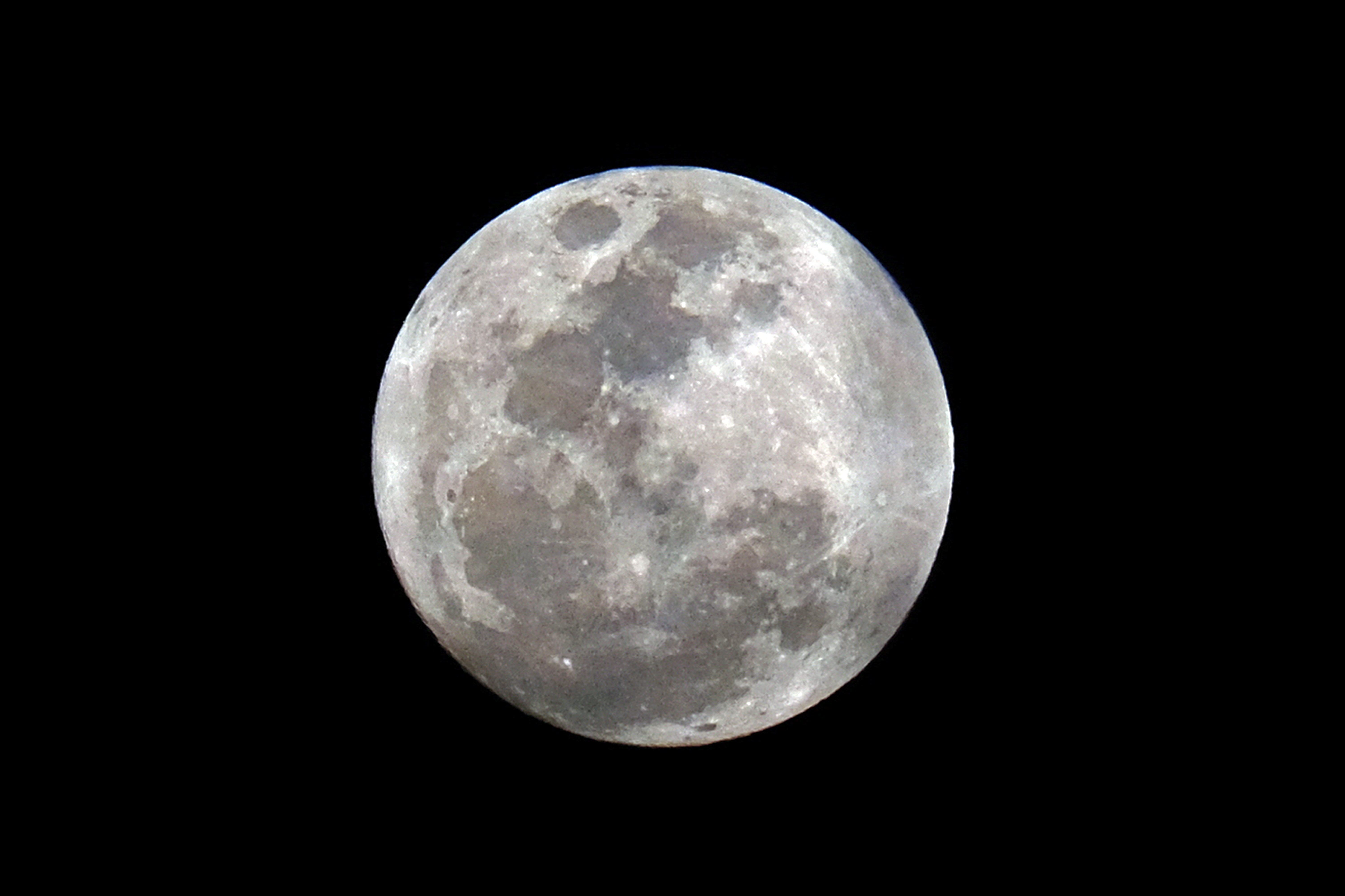 Rock collected by Apollo 17 astronaut in 1972 reveals moon's age