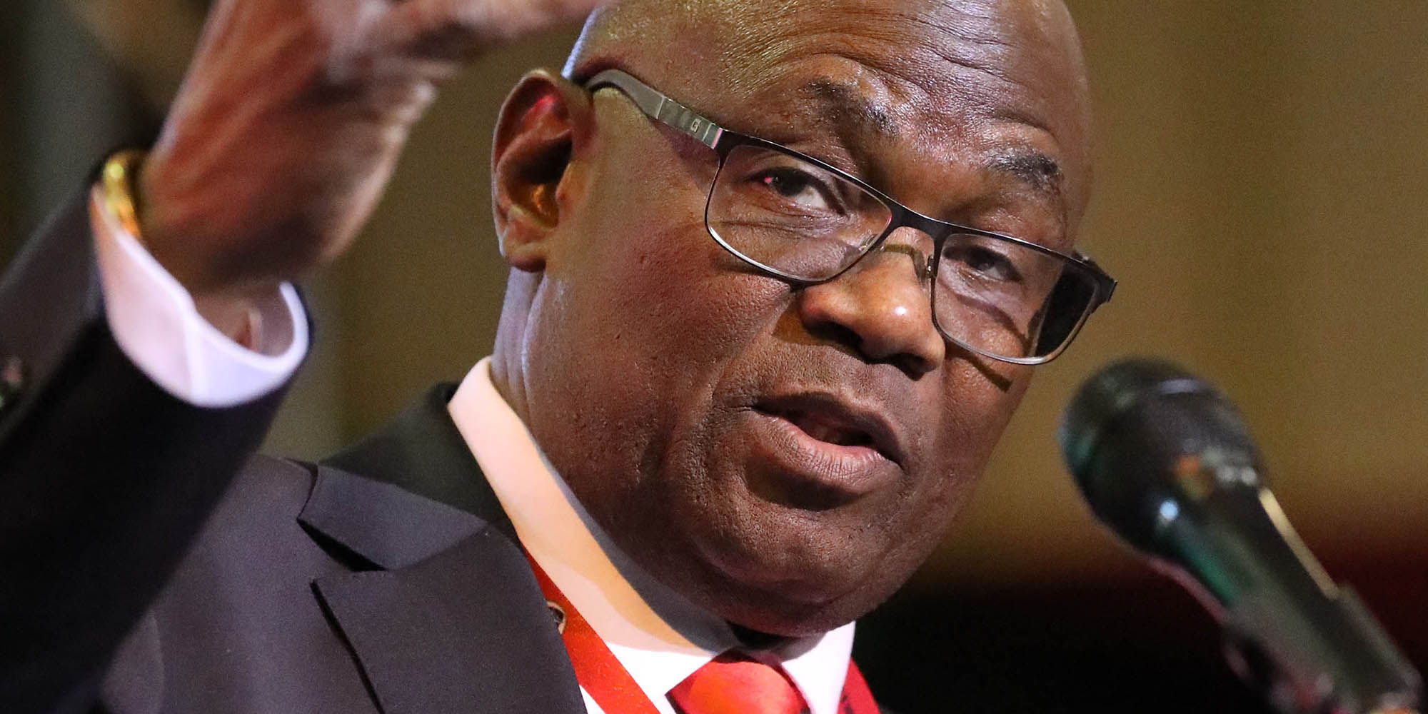 Sadtu accuses higher education department of dividing unions