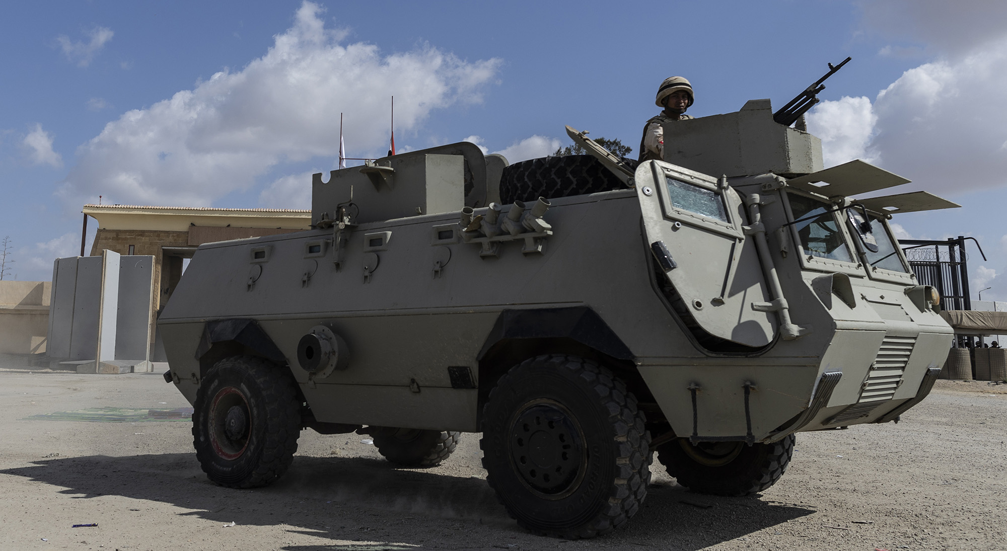 Israel plans wartime economic stimulus programme; defence minister reinforces prospects of Gaza ground invasion