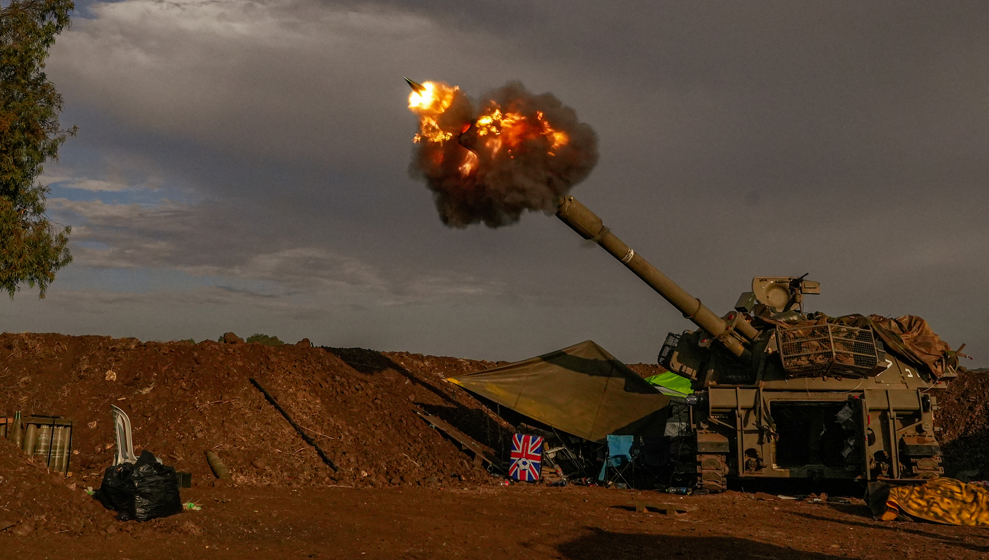 Israeli troops encircle Gaza City as death toll rises; Biden calls for ‘pause’ in warfare