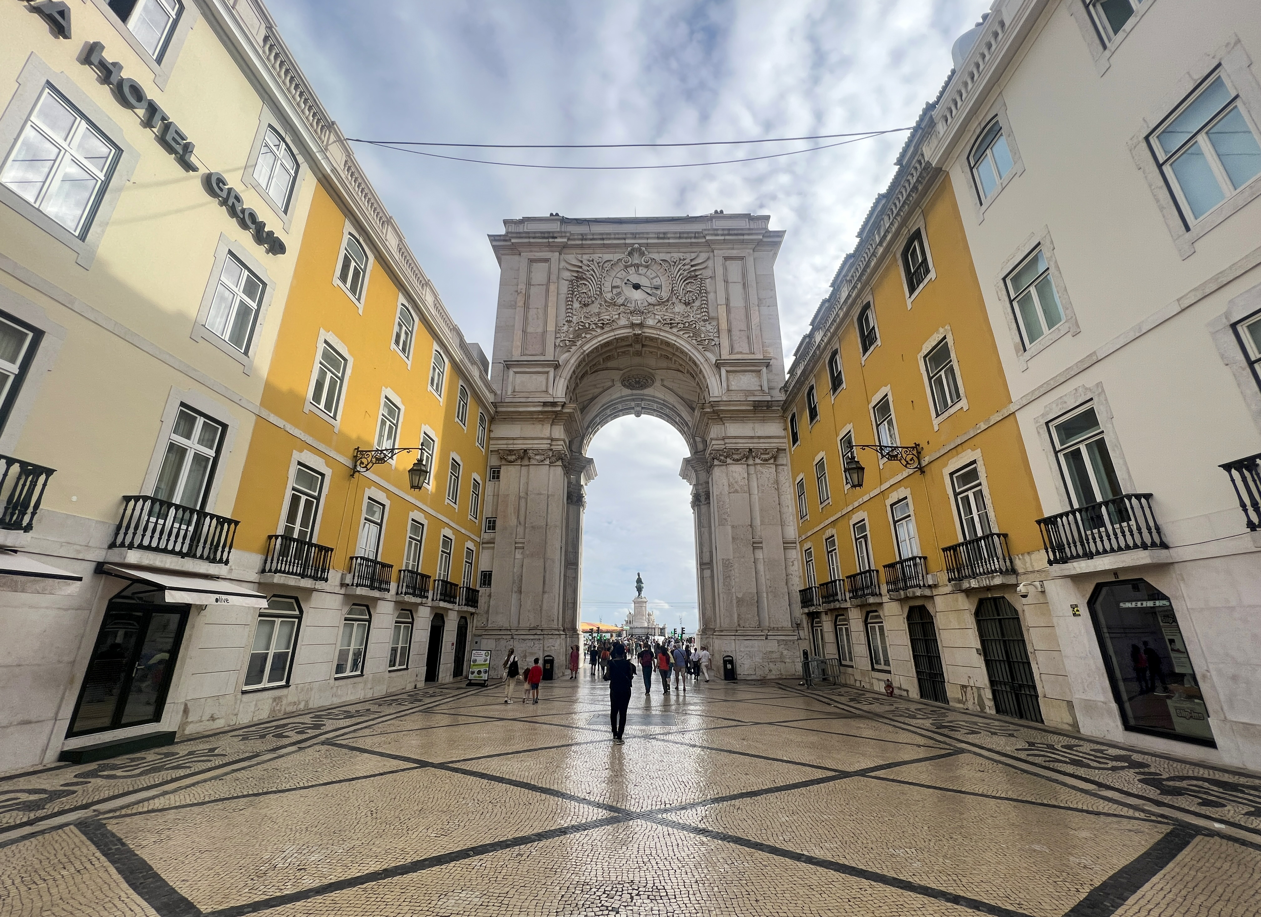 Pastéis de nata, tremors and saudade at the Gateway to History