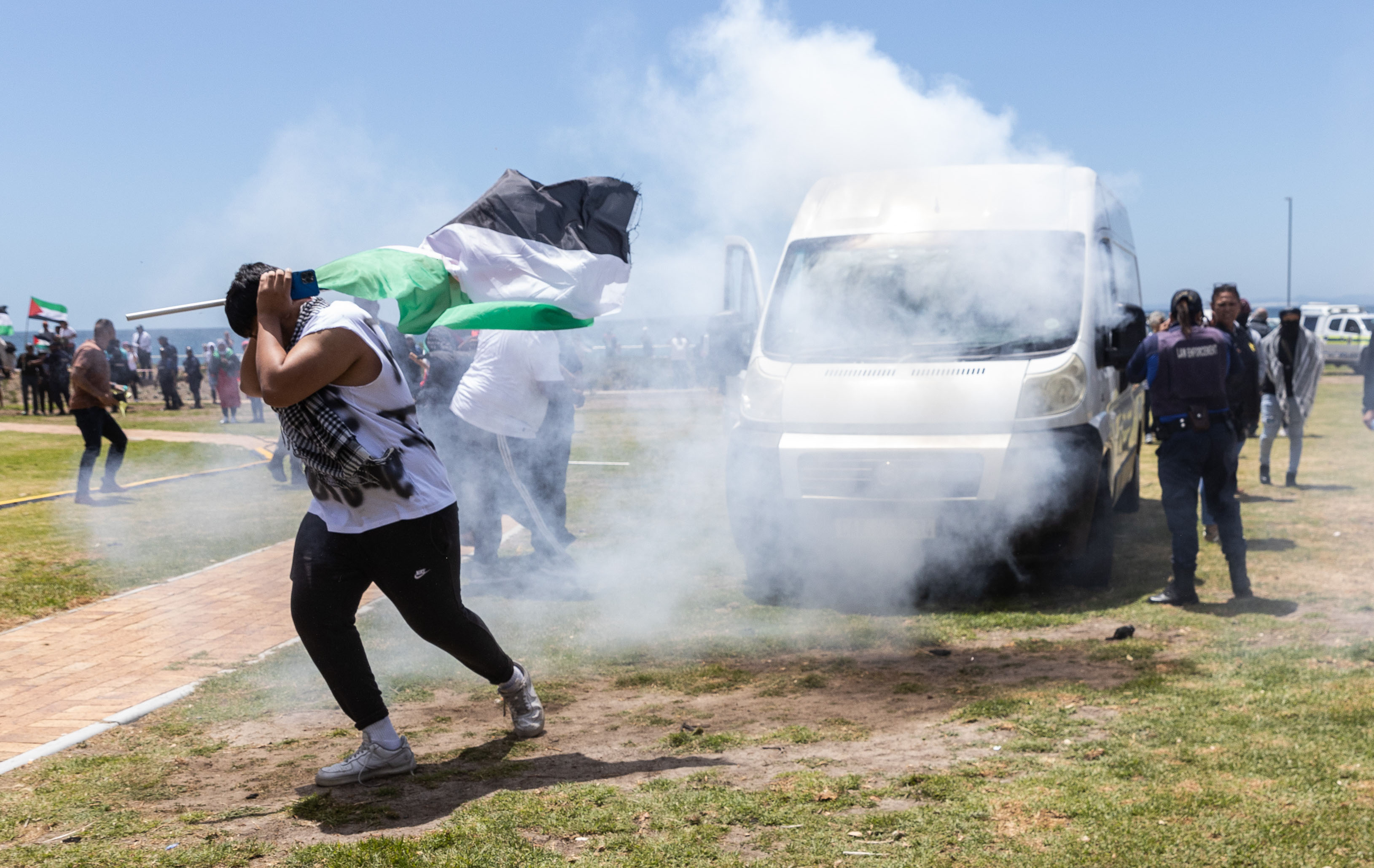 Cape Town police use stun grenades, water cannon as pro-Israel protest disrupted by pro-Palestinian protesters