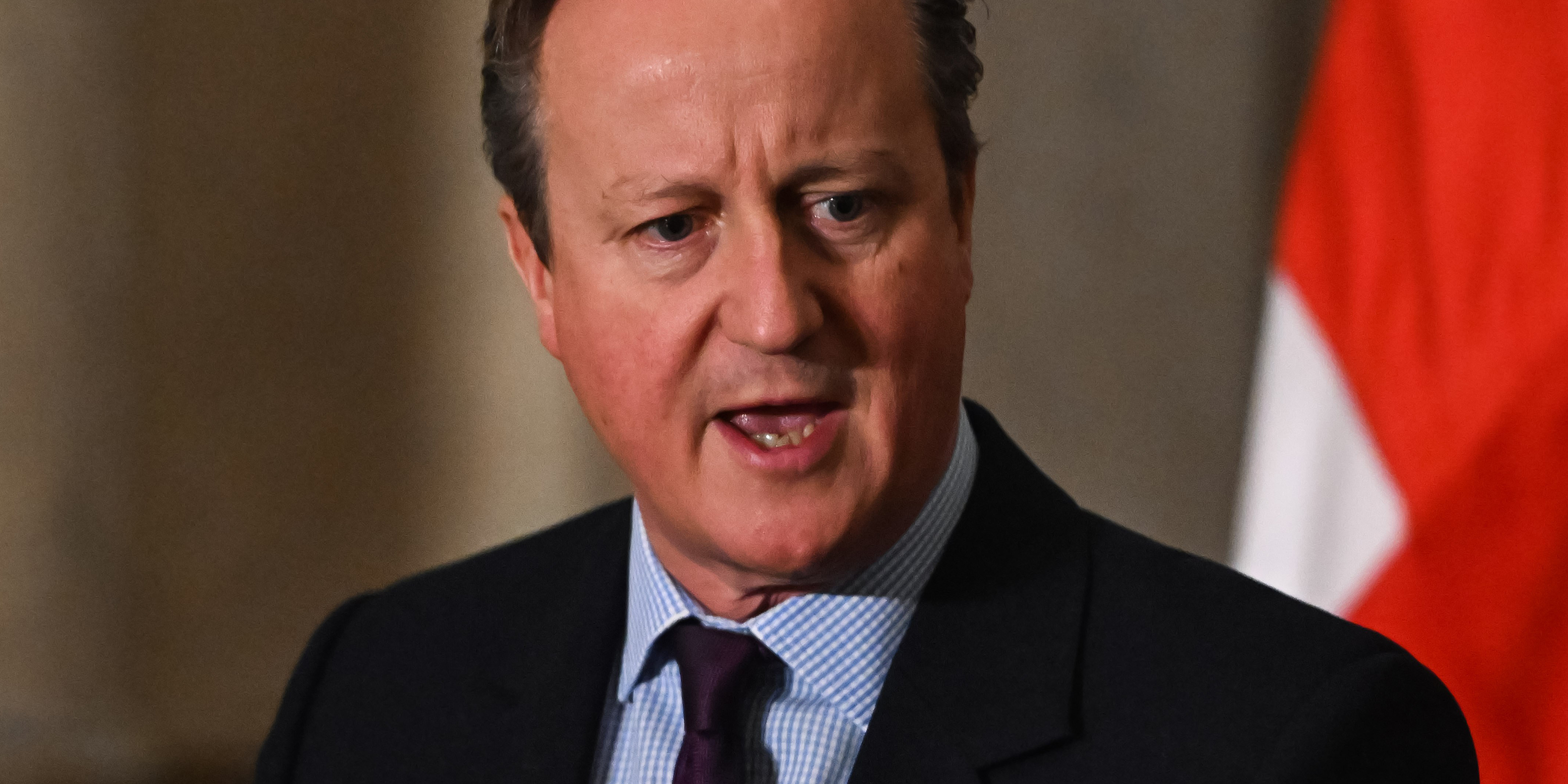 UK’s Cameron urges a pause in war to allow aid into Gaza; Egypt calls for UN to remain neutral