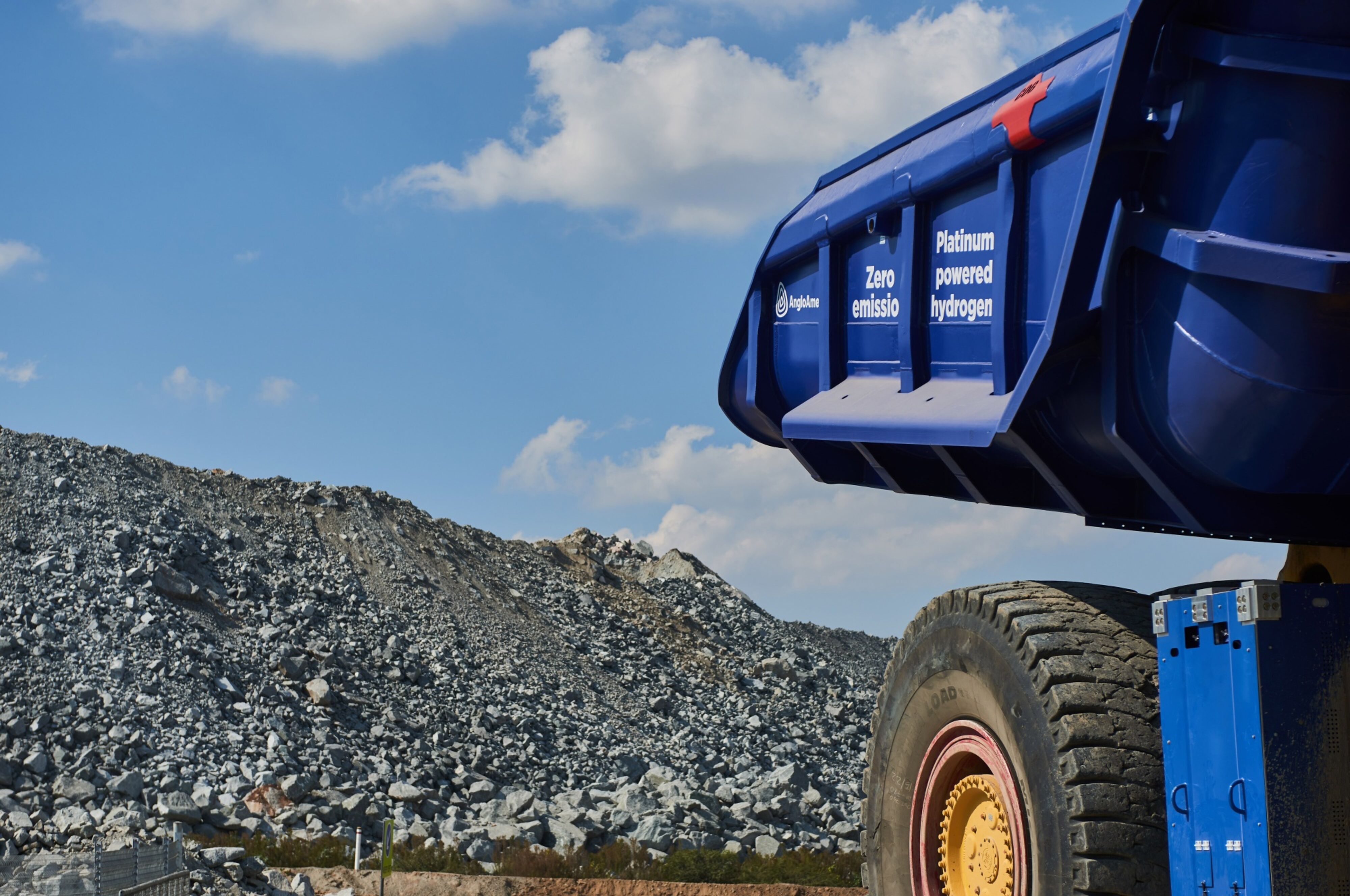 Anglo American Plc Launch Worlds First 510-Ton Hydrogen-Fueled Truck