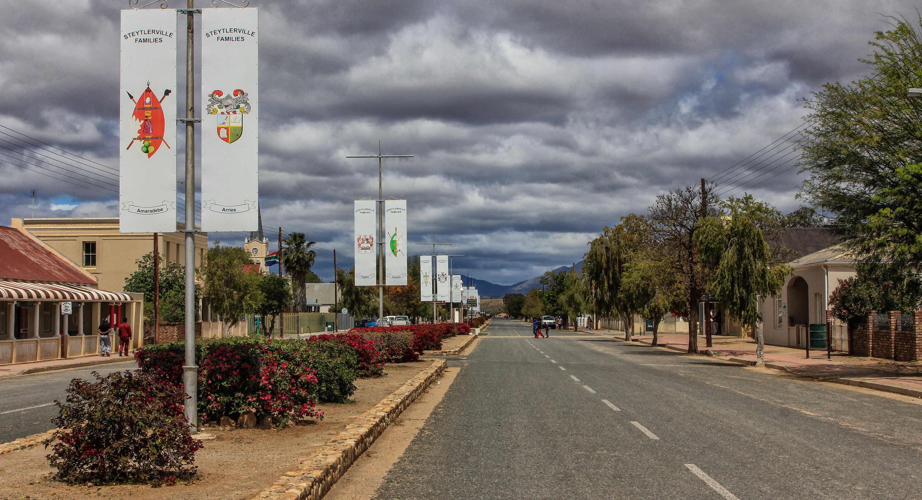 Steytlerville — a kind community, a kick-ass cabaret and a car bar of classic roadsters