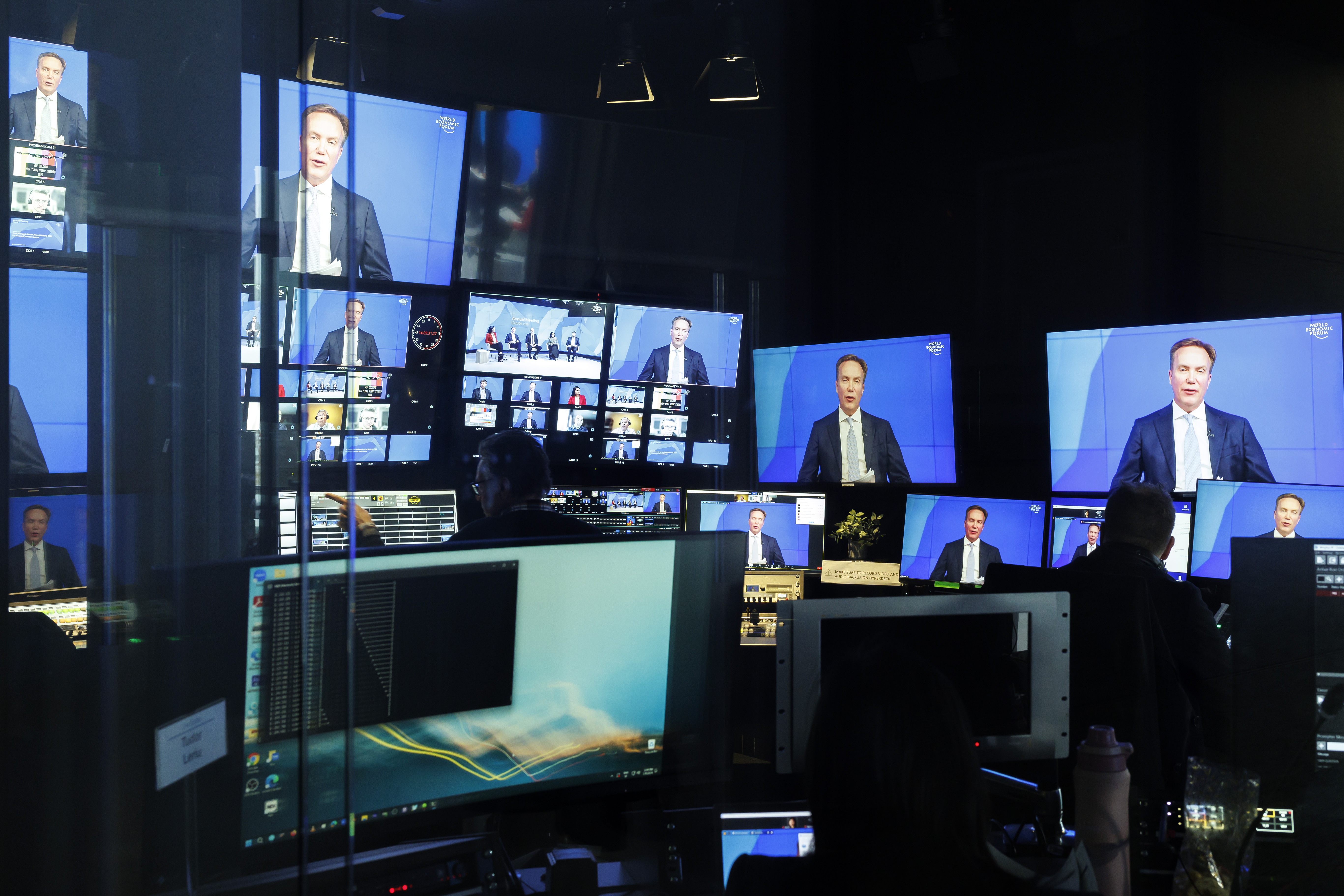 Extreme weather and misinformation top global risks