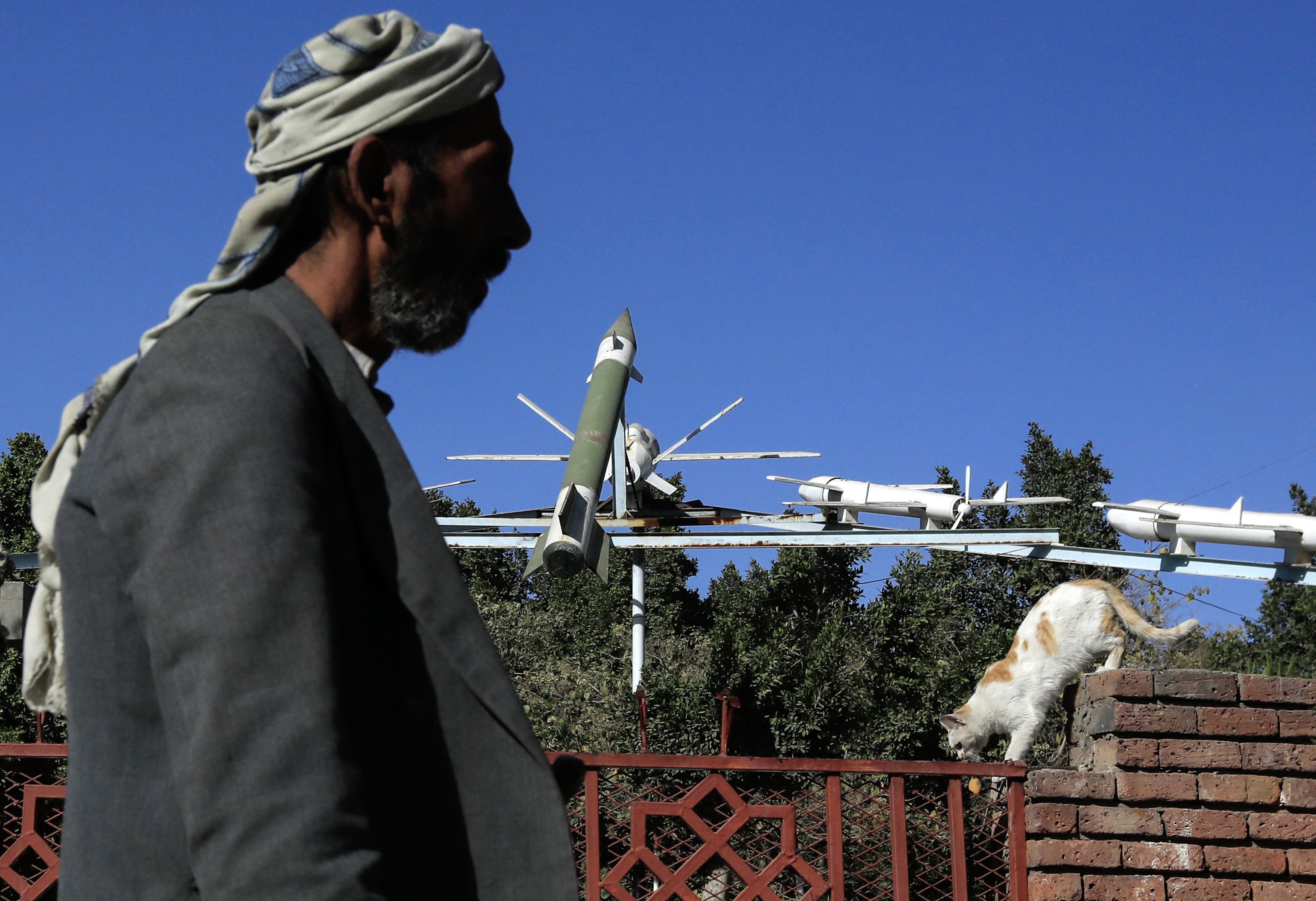 US and allies weigh hitting Houthis in Yemen; Cameron ‘worried’ Israel may have broken international law