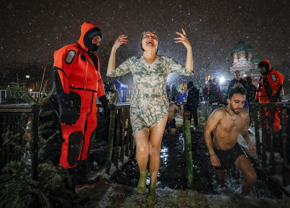 Orthodox Epiphany swimming in Moscow