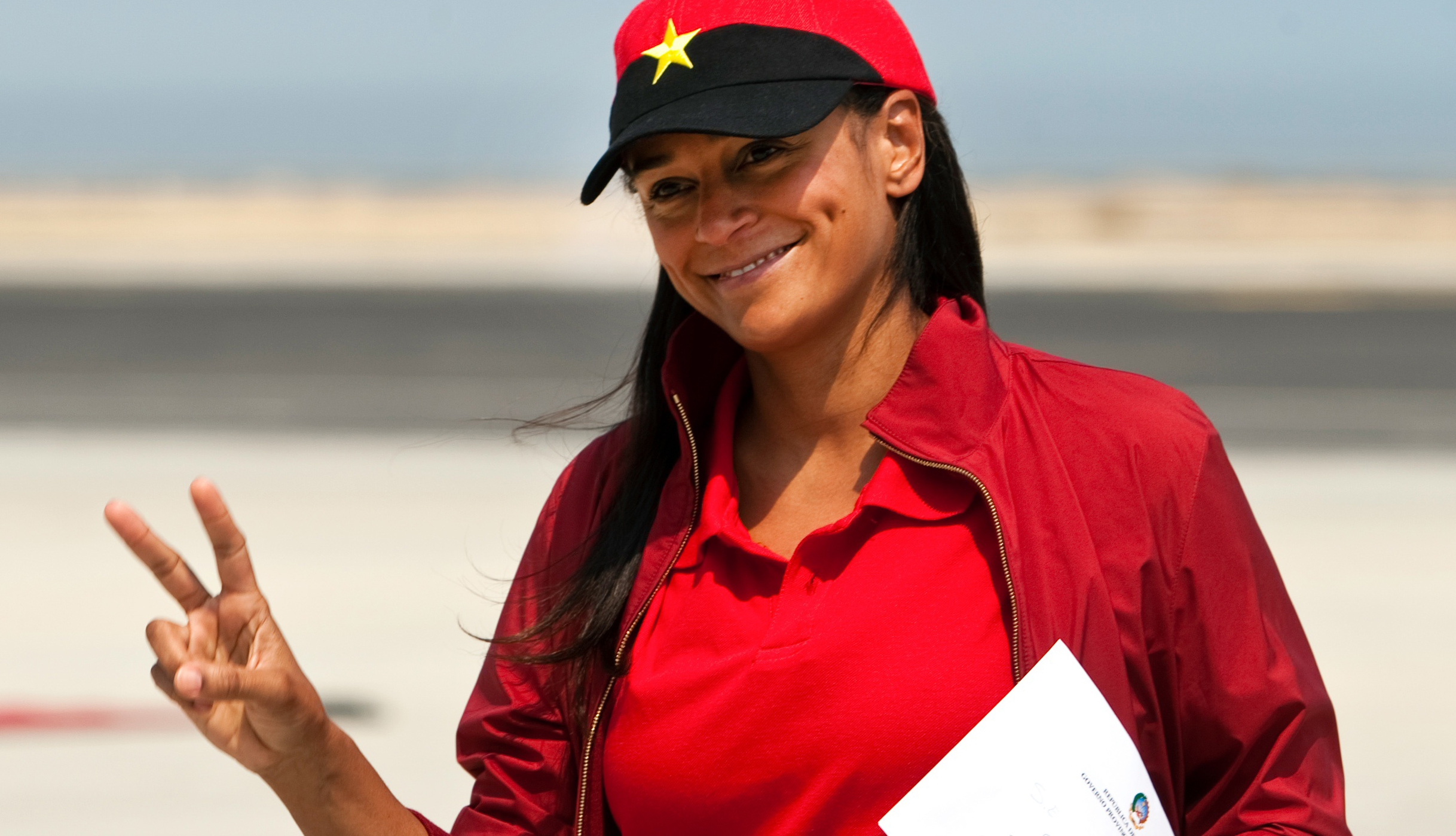 Court case reveals corruption-accused Isabel dos Santos has bank accounts in SA