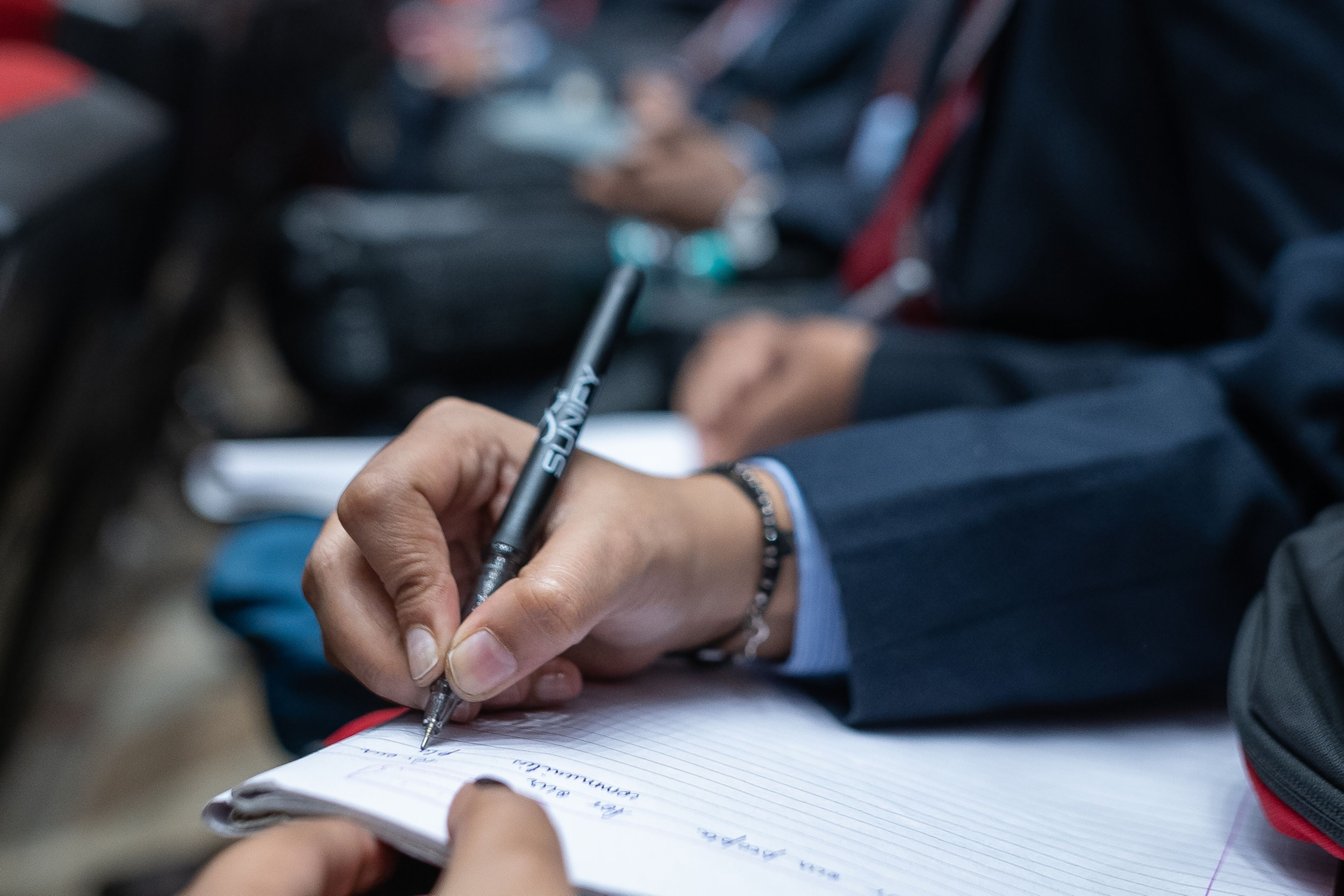 AI Can Convincingly Mimic A Person's Handwriting Style, Researchers Say