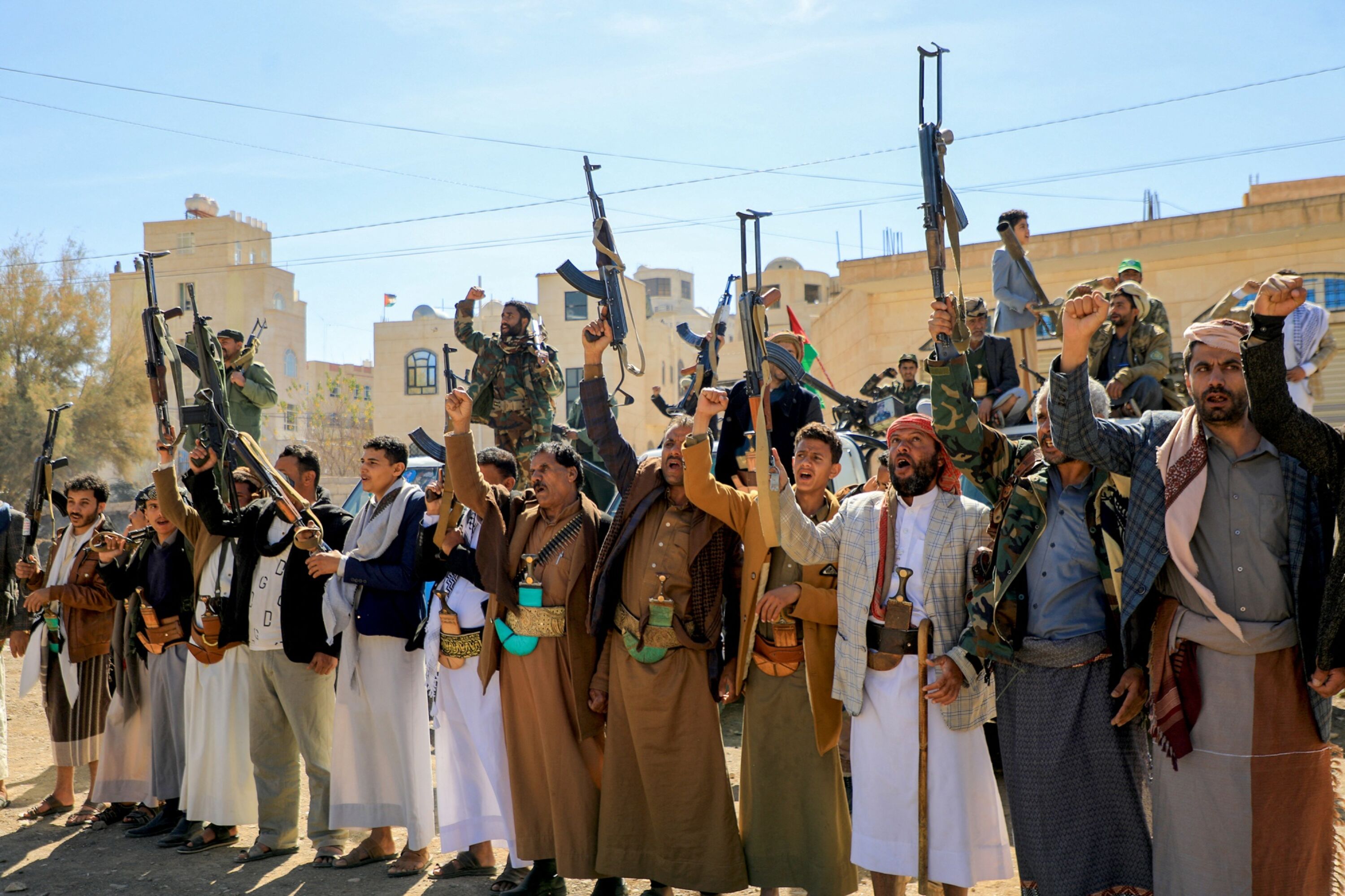 US, UK Airstrikes Hit More Houthi Targets in New Escalation