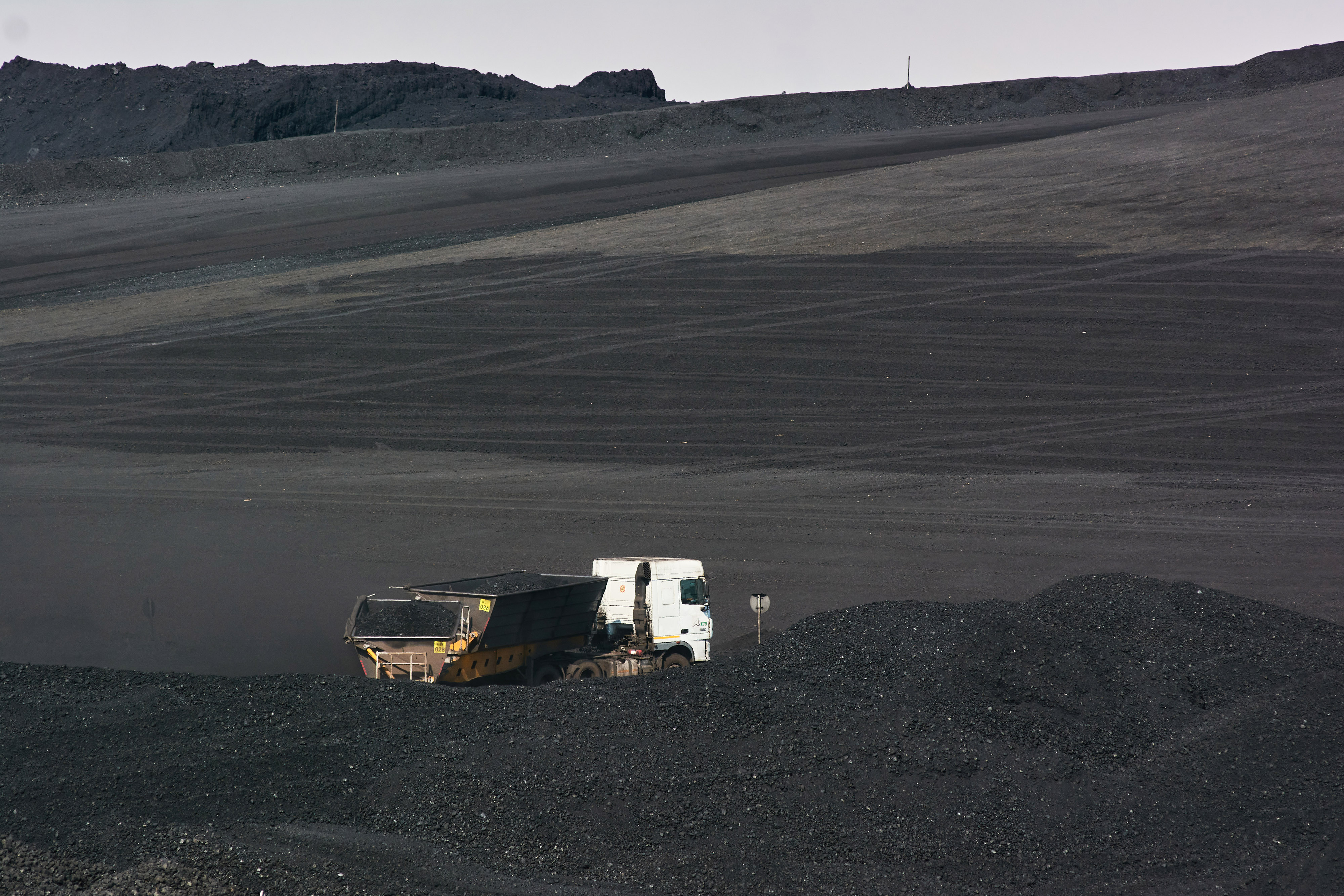 DMRE somewhat clarifies mining application mess, says target is to finalise over 2,400 this year