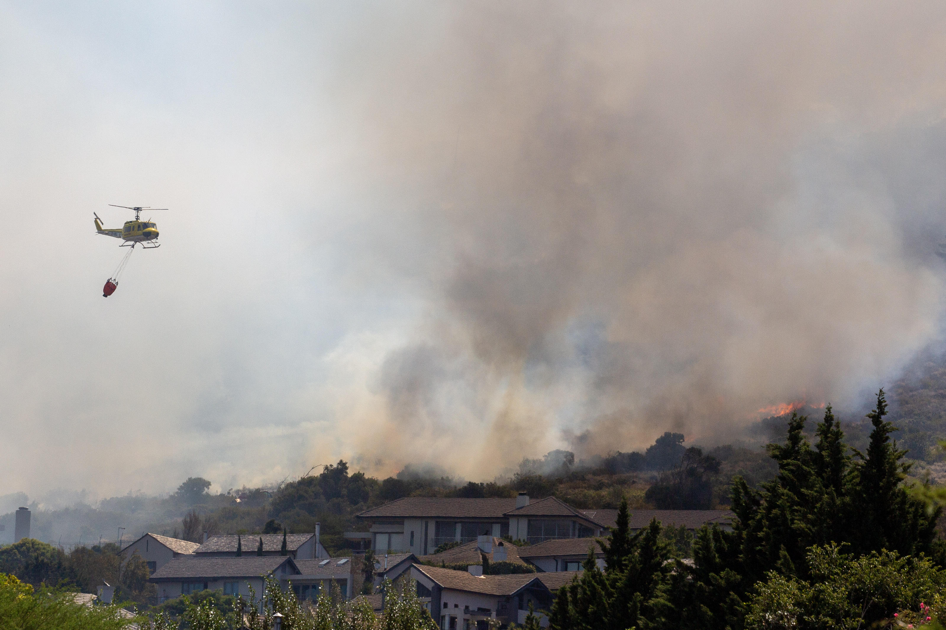 Homes evacuated as blaze threatens housing estates in Cape Town’s Tygerberg Hills
