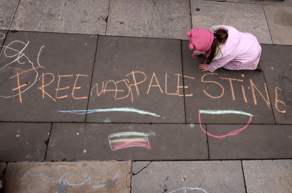 Striking schoolchildren march in support of Gaza, and more from around the world