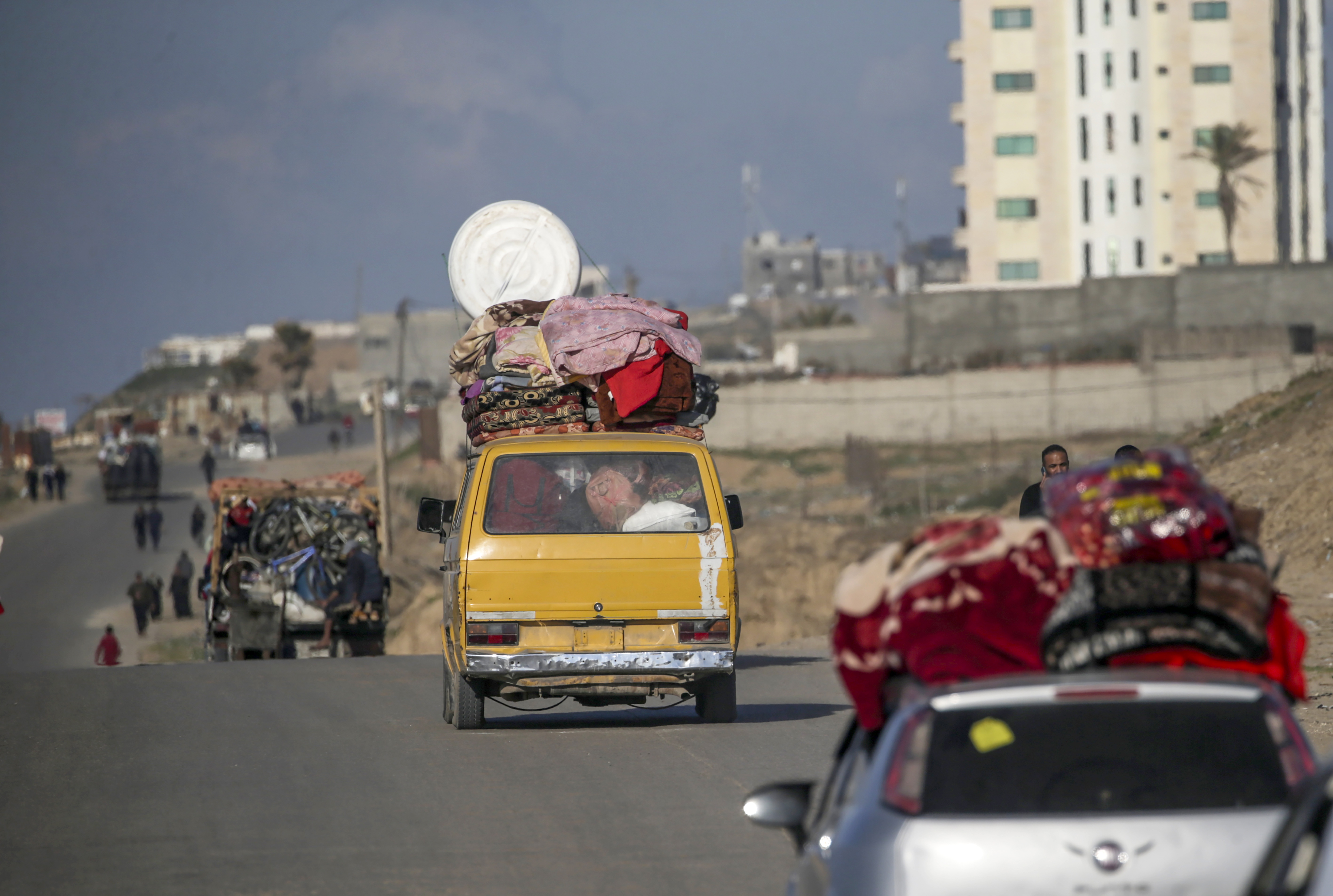 Rafah residents evacuate as Israeli ground offensive looms