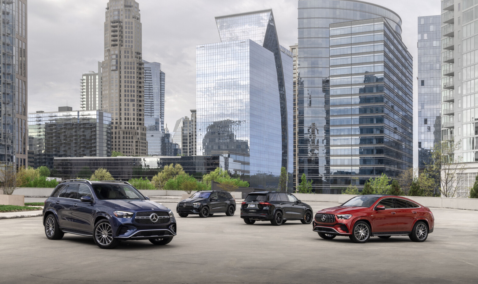 Mercedes-Benz on massive offensive despite a dwindling luxury car market