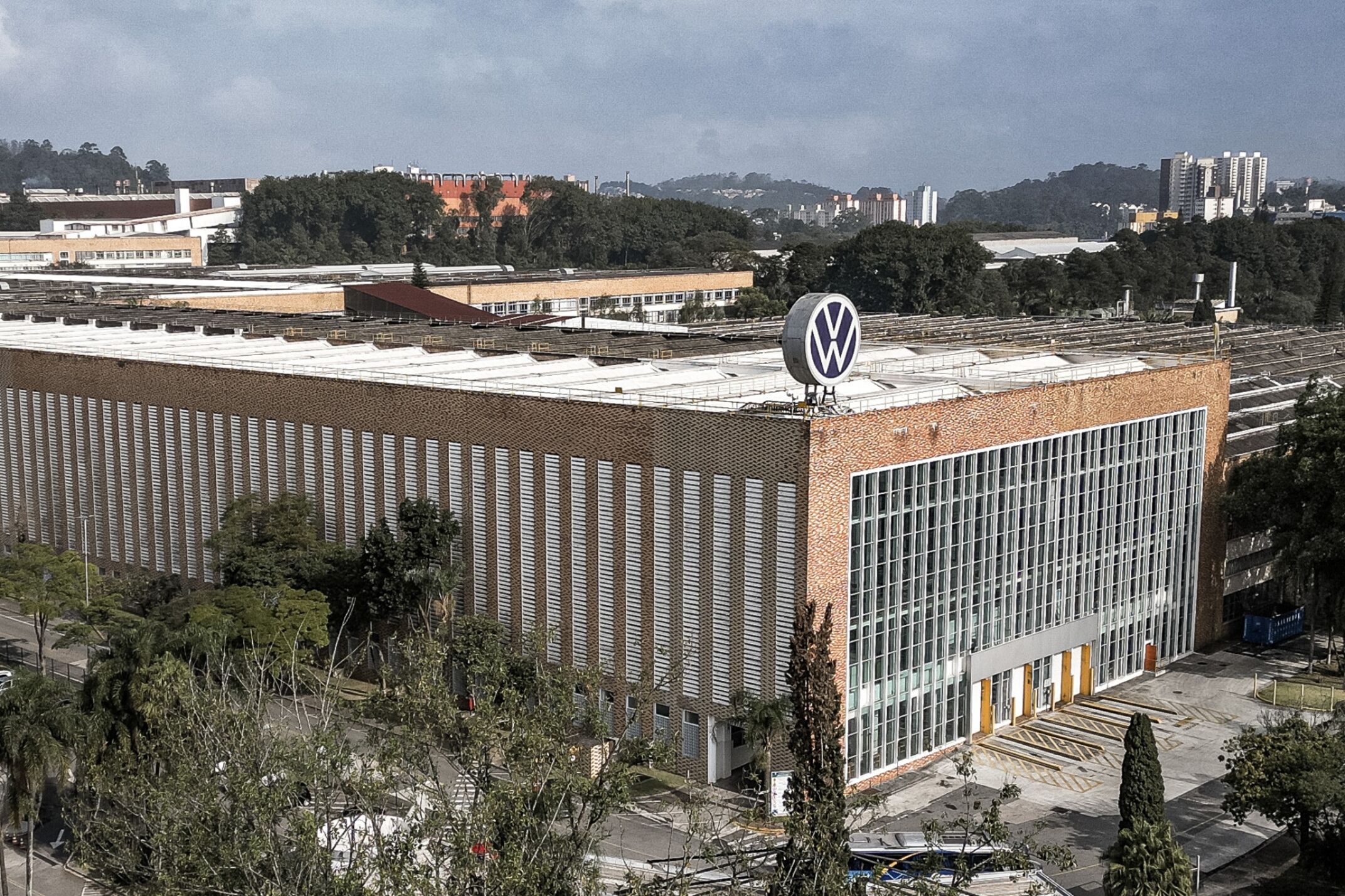 Volkswagen investing $1.8bn in Brazil, betting on hybrids