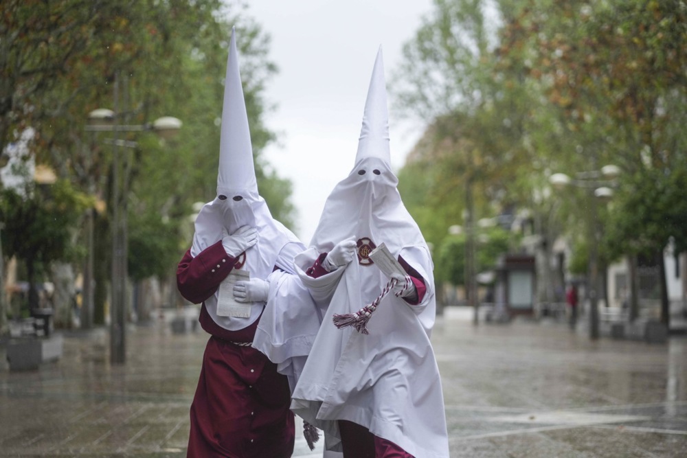 Holy Week, and more from around the world