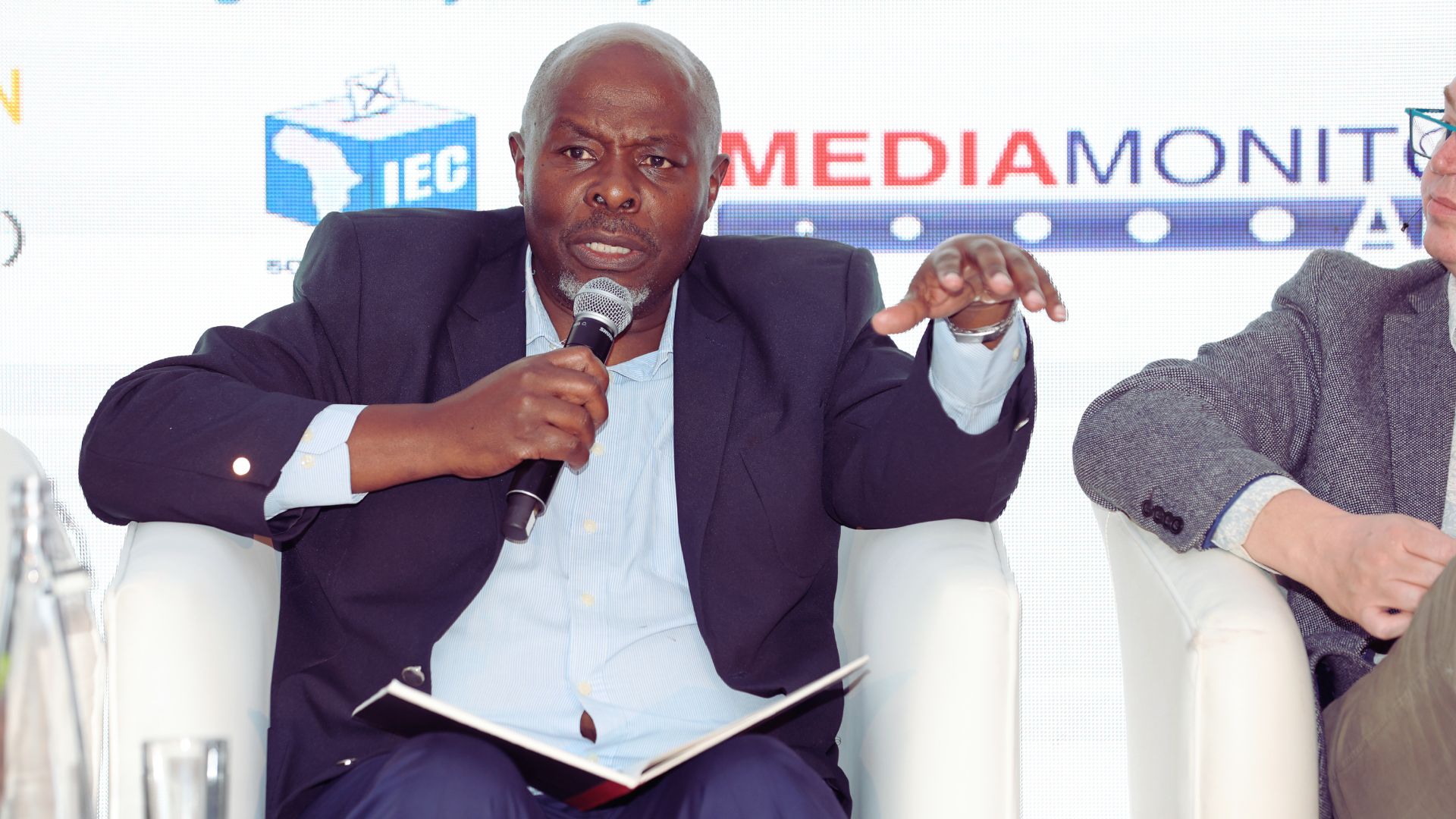 Combating mis- and disinformation must take a human rights approach, civil society urges