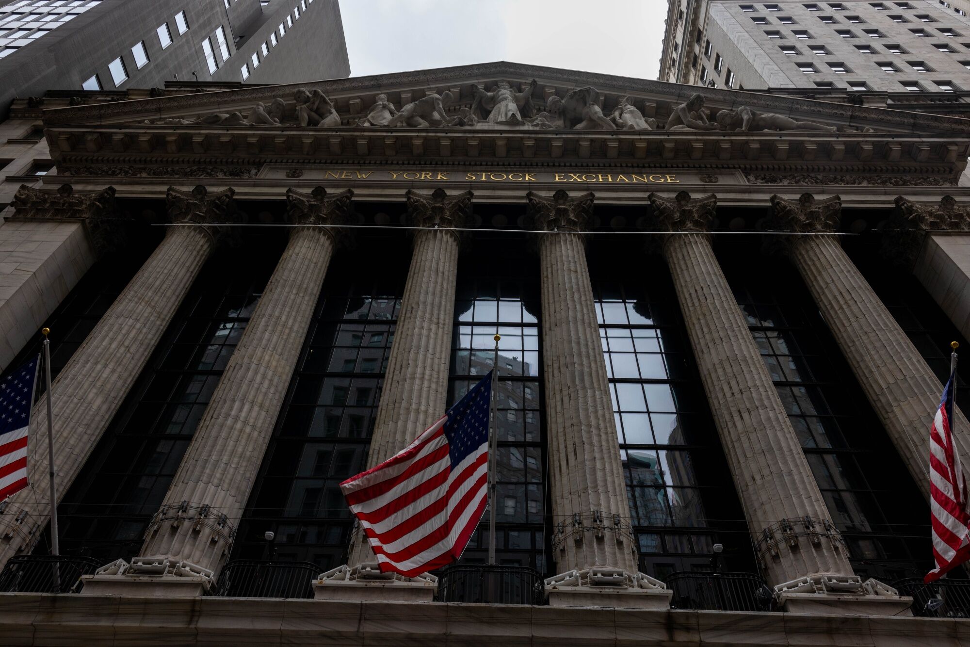 Dow Eclipses 40,000 For First Time As Investors Bet On Rate Cuts