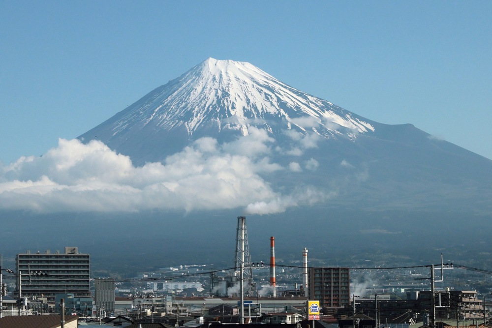 Japanese town plans to block tourists at a popular Mount Fuji viewpoint