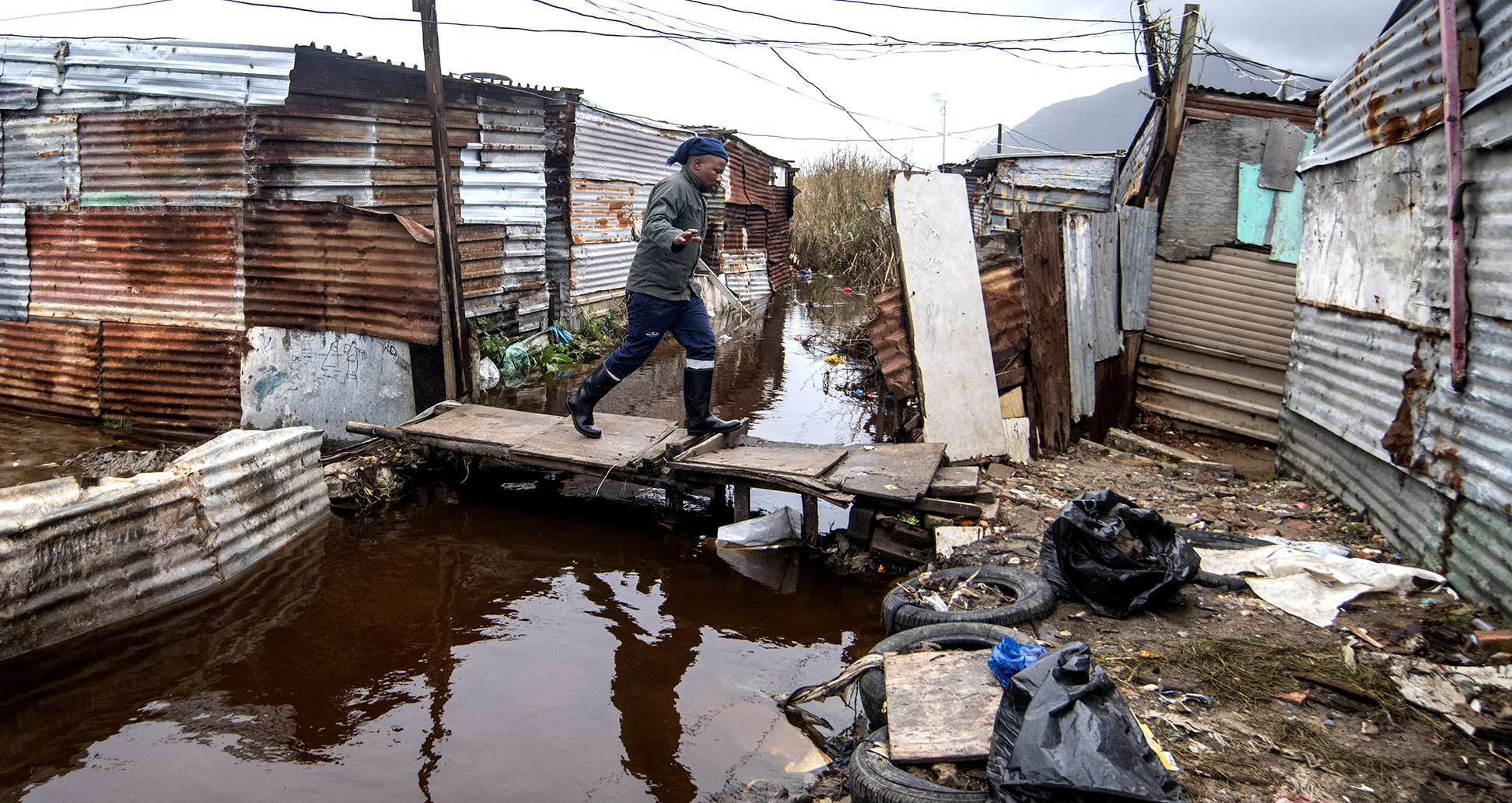 Western Cape braced for wild weather after Level 8 warning issued