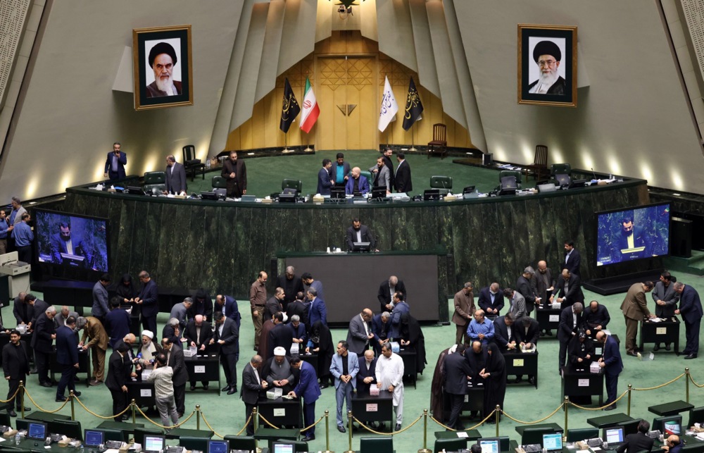 Iranian parliament approves all members of president's cabinet