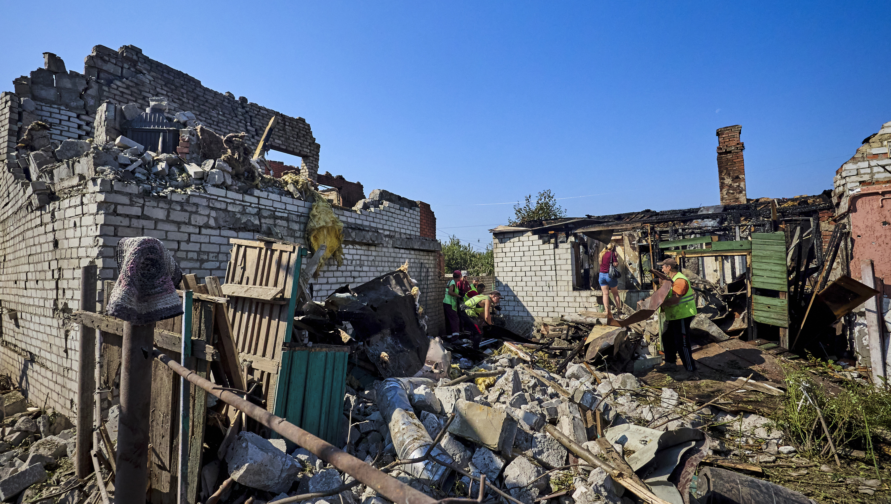 IMF to visit Kyiv for budget and loan review; Qatar ‘last bidder for Russia’s German Rosneft assets’