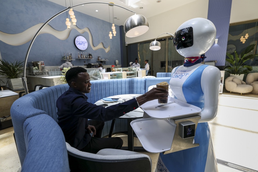 Kenya's Robot Café, and more from around the world