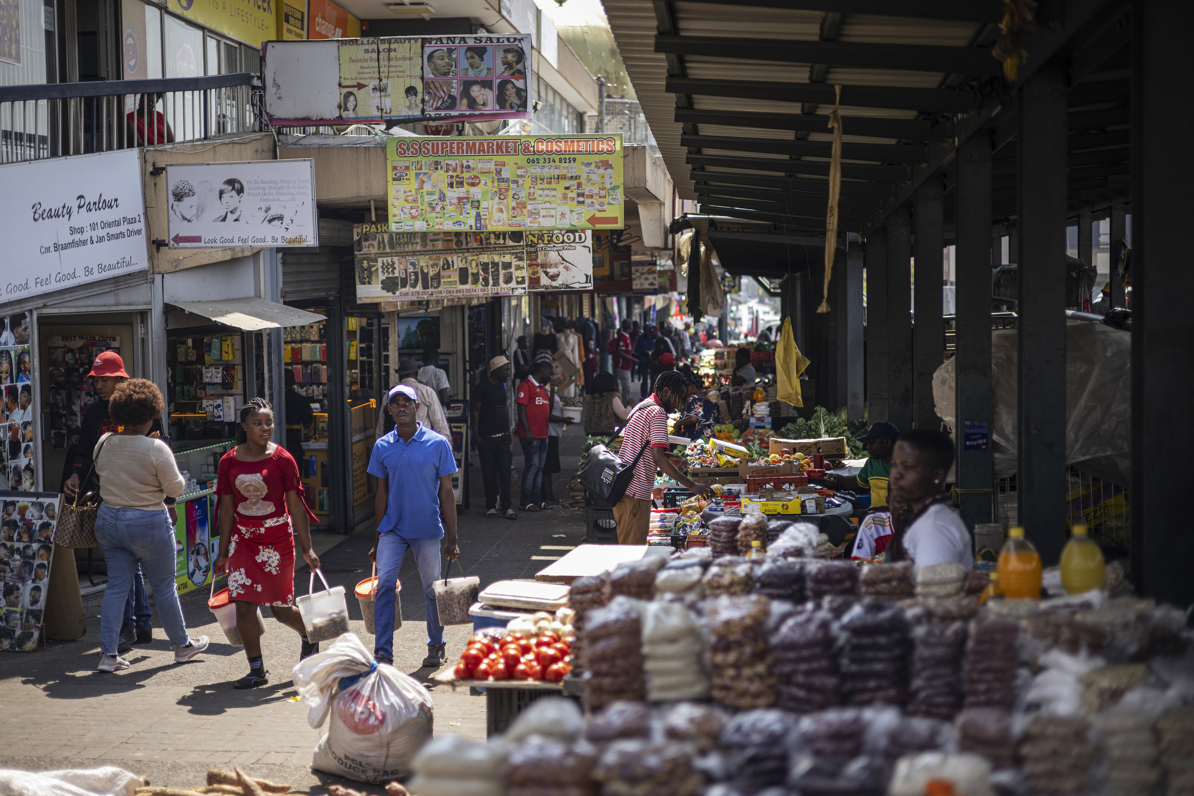 BER Sees South Africa’s Economic Growth Lifting to 2.2% in 2025 on Reforms